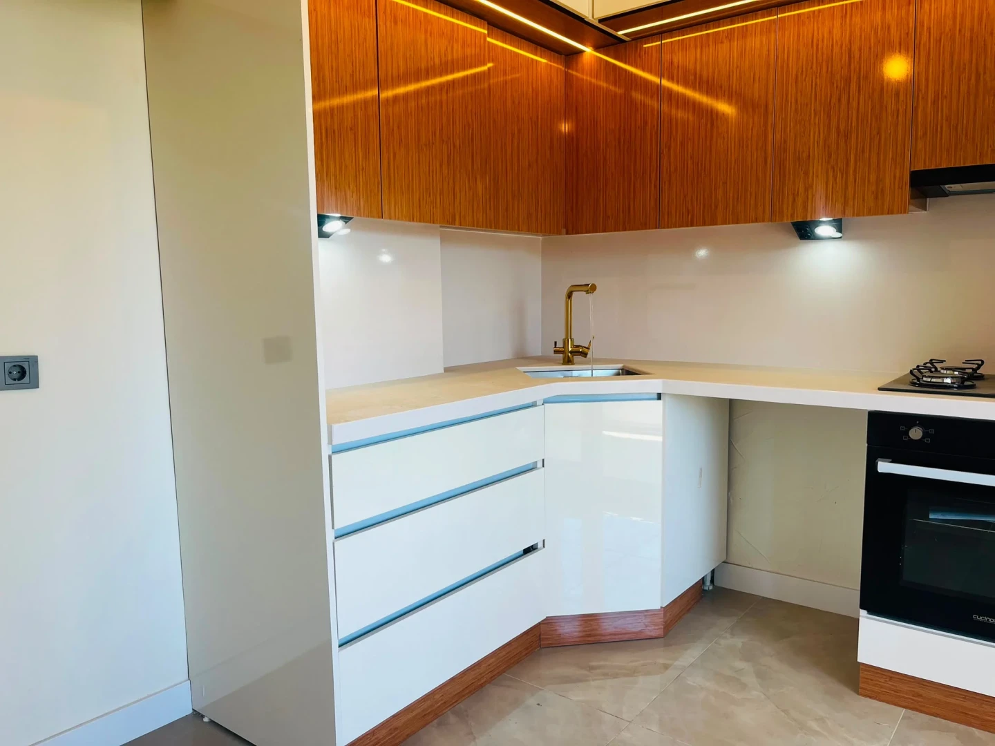 YÜKSELDEN ALTINKUMDA ÖN CEPHE HAMAMLI ULTRA LÜX SATILIK 3+1DAİRE