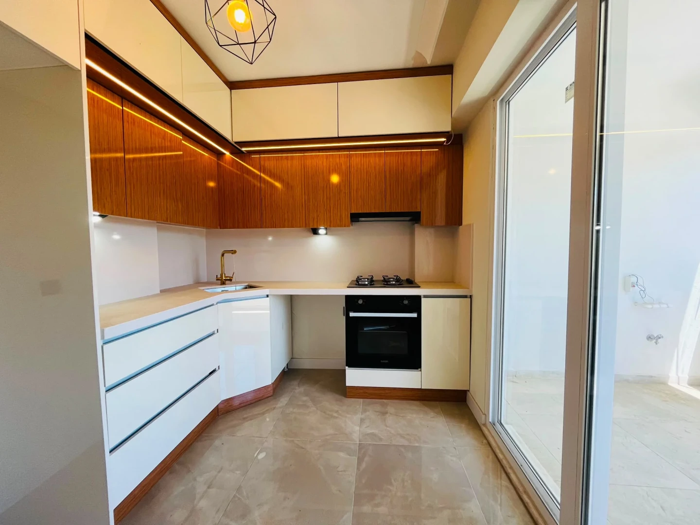 YÜKSELDEN ALTINKUMDA ÖN CEPHE HAMAMLI ULTRA LÜX SATILIK 3+1DAİRE