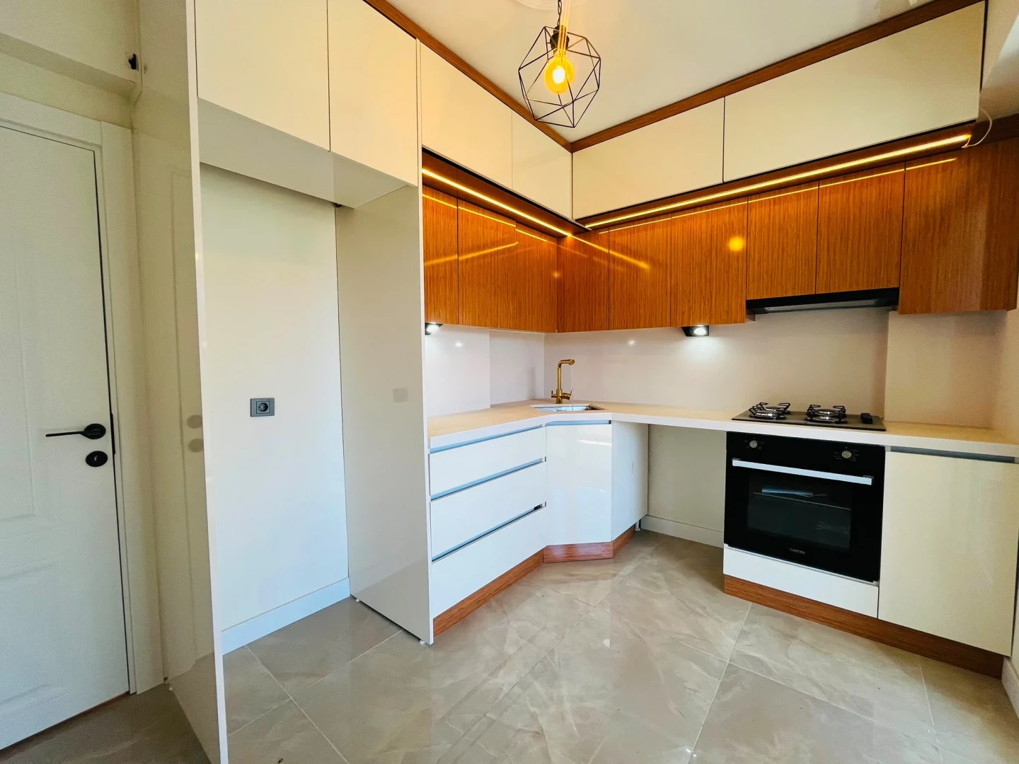 YÜKSELDEN ALTINKUMDA ÖN CEPHE HAMAMLI ULTRA LÜX SATILIK 3+1DAİRE