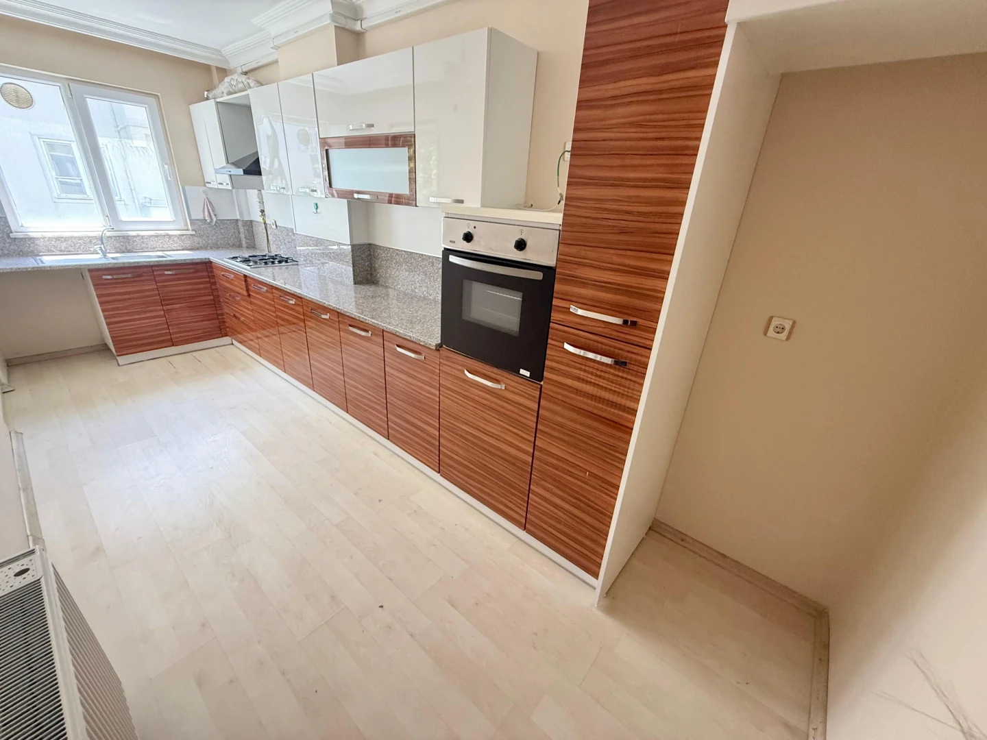YETKİSİ YÜKSEL'DEN YÜKSEK KREDİLİ AYRI MUTFAK D.GAZLI 2+1 DAİRE