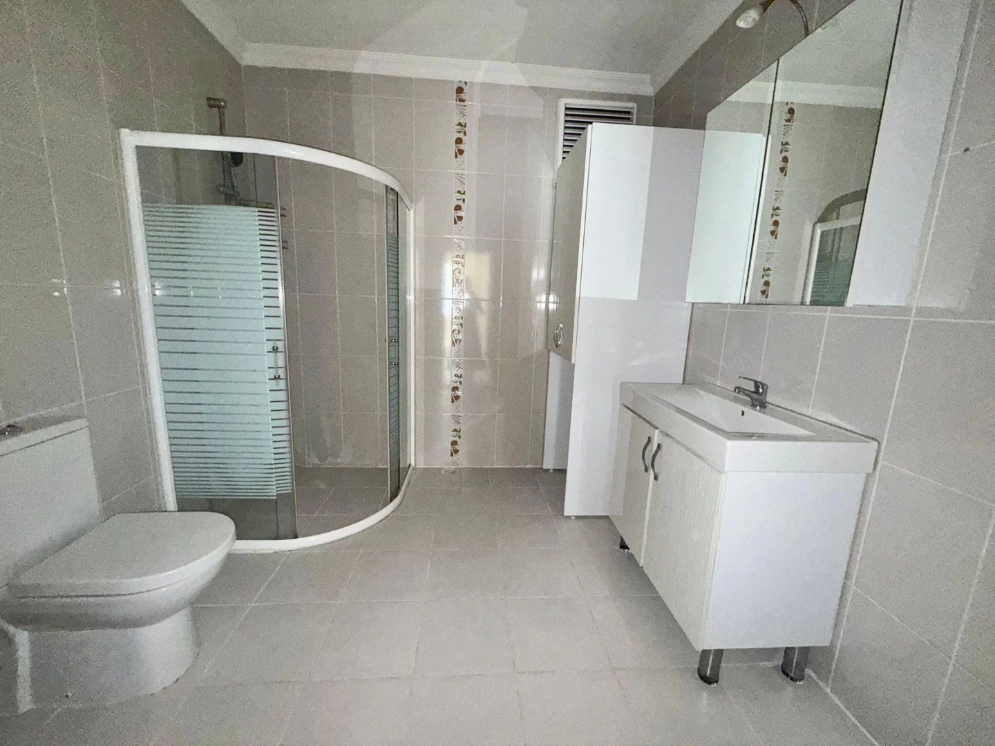 YETKİSİ YÜKSEL'DEN YÜKSEK KREDİLİ AYRI MUTFAK D.GAZLI 2+1 DAİRE