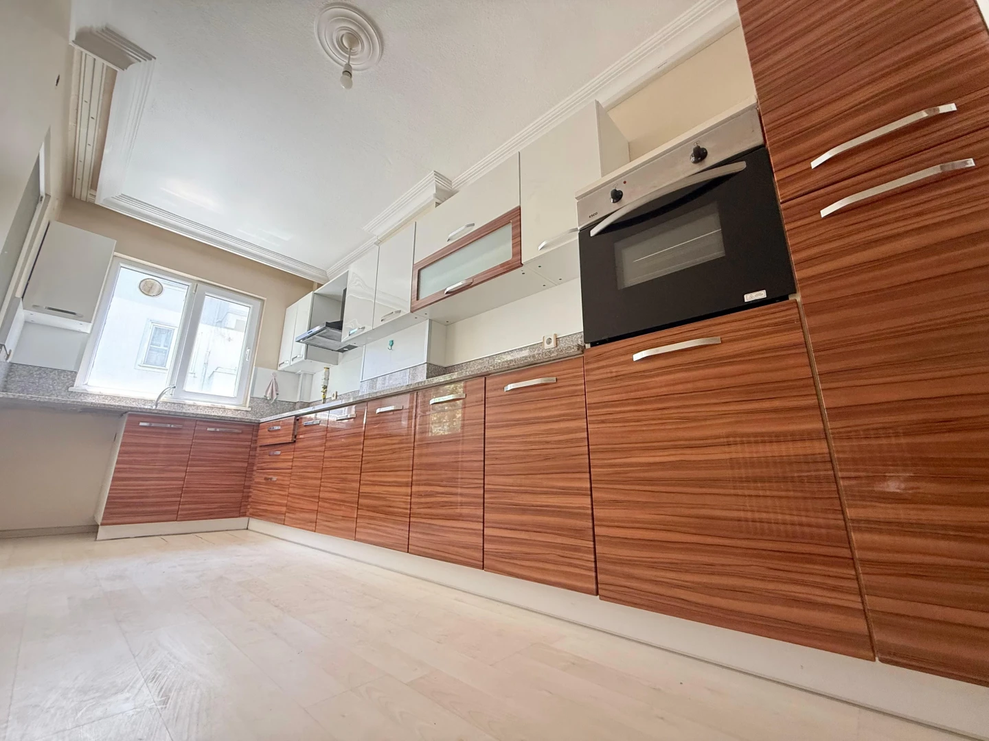 YETKİSİ YÜKSEL'DEN YÜKSEK KREDİLİ AYRI MUTFAK D.GAZLI 2+1 DAİRE