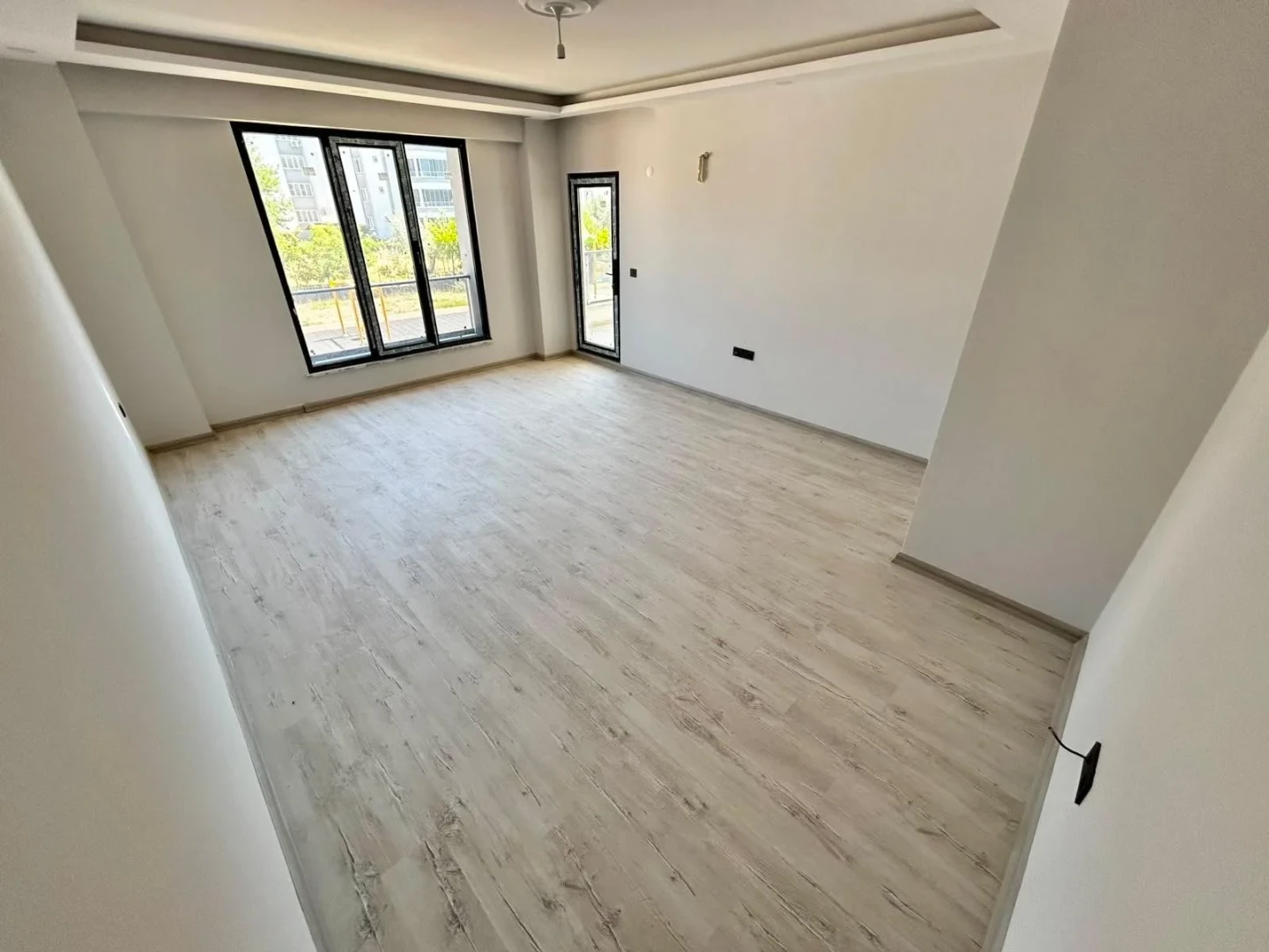 彡 YÜKSEL'DEN KADIKÖYDE GENİŞLİĞİ İLE FARK YARATAN 3+1 DAİRE 彡