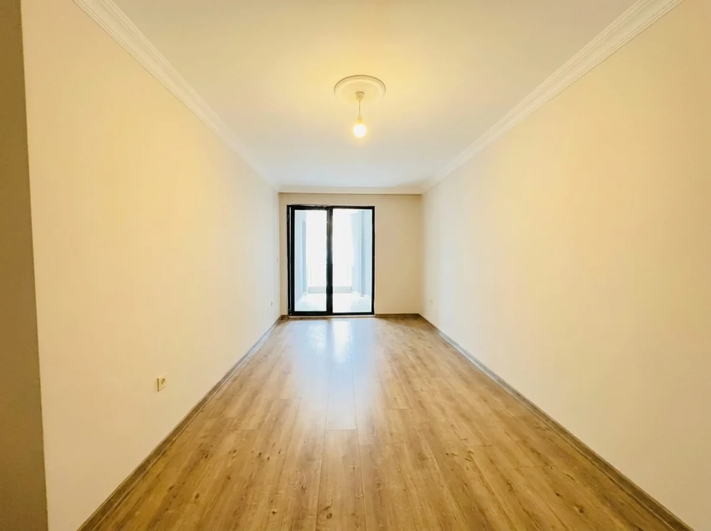 YÜKSELDEN AKÇAY'DA ÖNCEPHE ULTRA GENİŞ KAPALI OTOPARKLI 1+1DAİRE