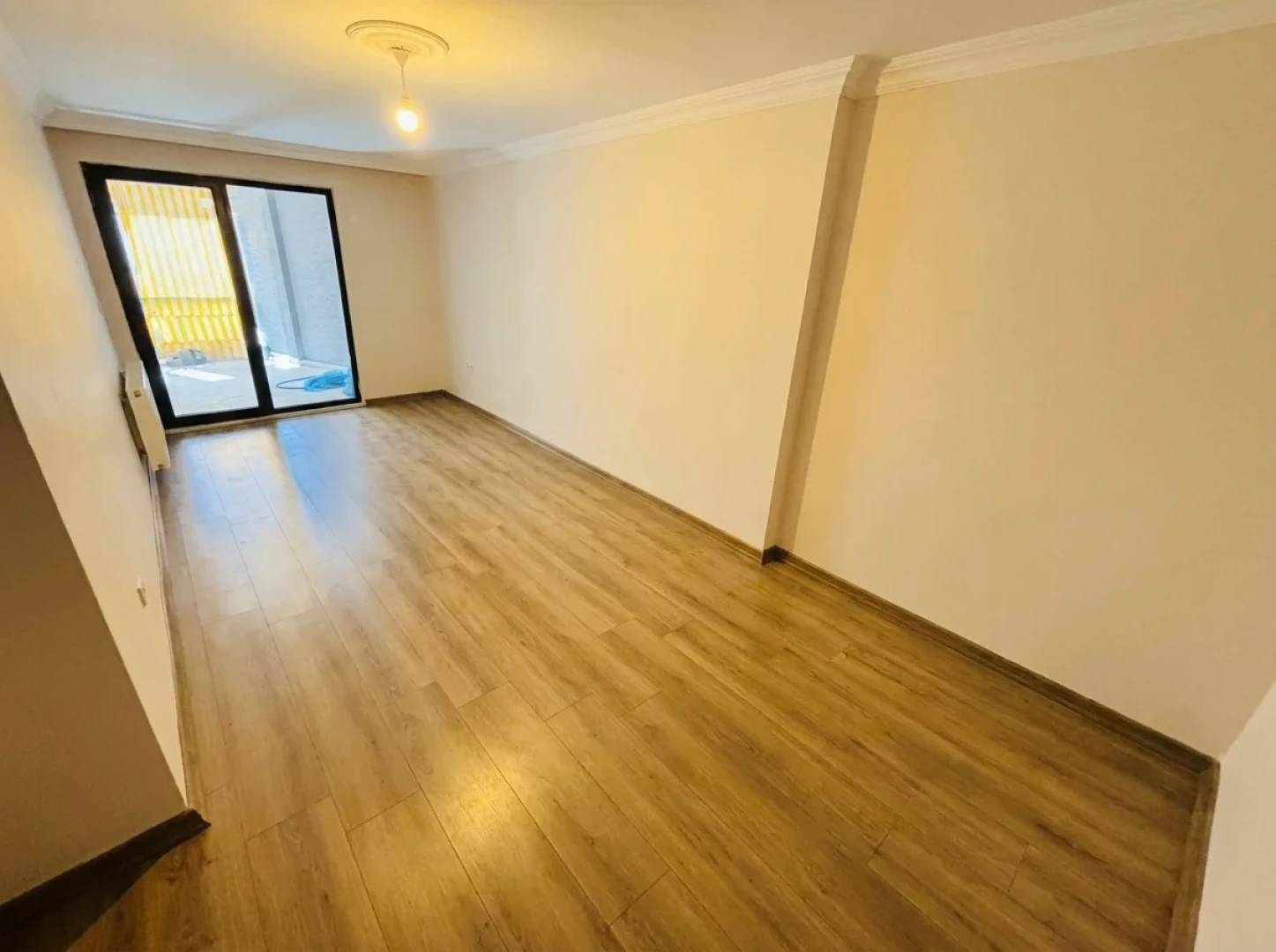 YÜKSELDEN AKÇAY'DA ÖNCEPHE ULTRA GENİŞ KAPALI OTOPARKLI 1+1DAİRE