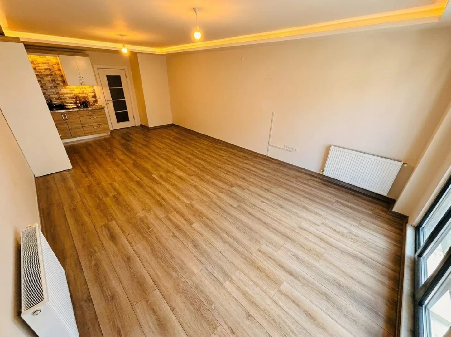 YÜKSELDEN AKÇAY'DA ÖNCEPHE ULTRA GENİŞ KAPALI OTOPARKLI 1+1DAİRE