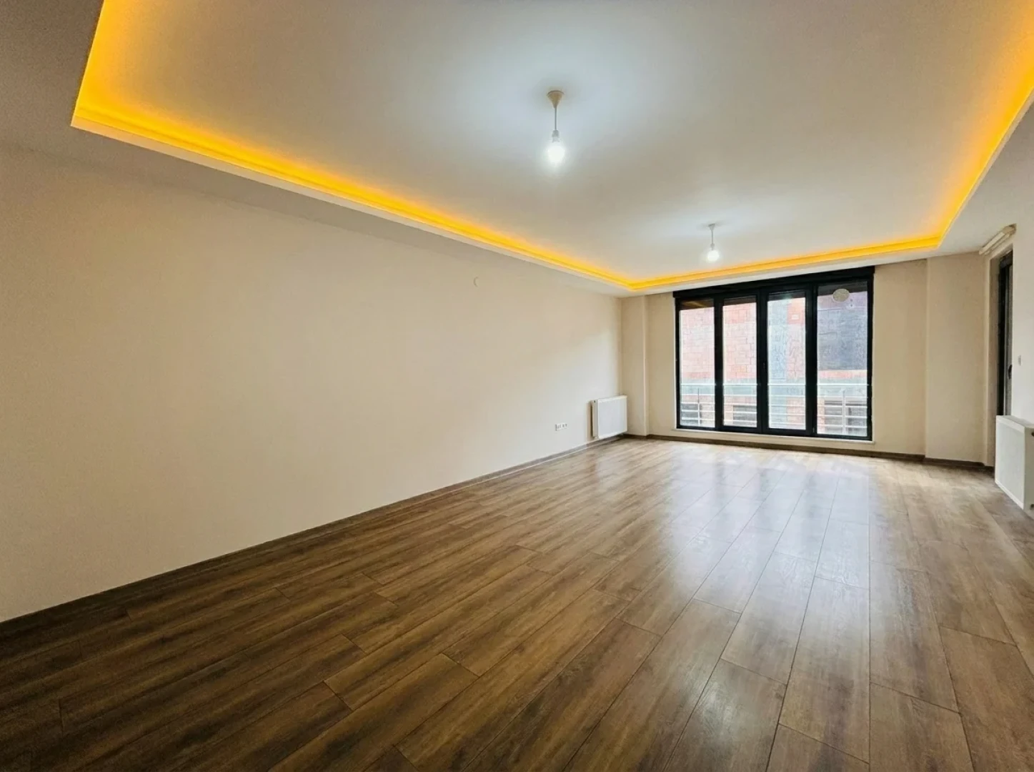 YÜKSELDEN AKÇAY'DA ÖNCEPHE ULTRA GENİŞ KAPALI OTOPARKLI 1+1DAİRE