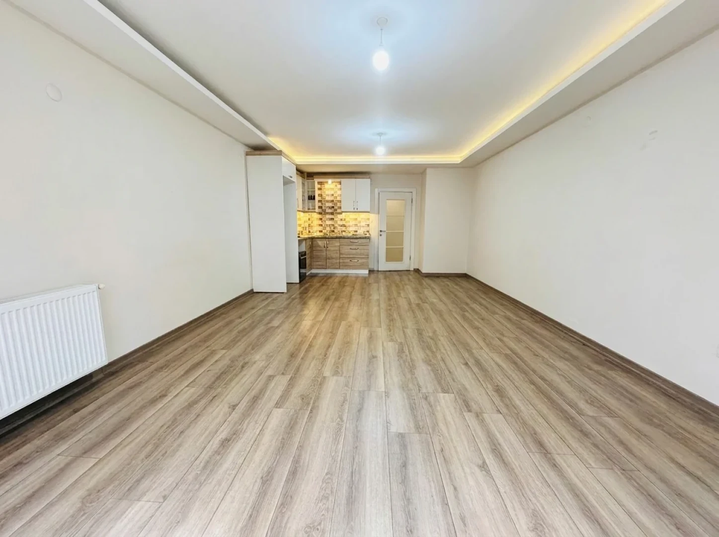 YÜKSELDEN AKÇAY'DA ÖNCEPHE ULTRA GENİŞ KAPALI OTOPARKLI 1+1DAİRE