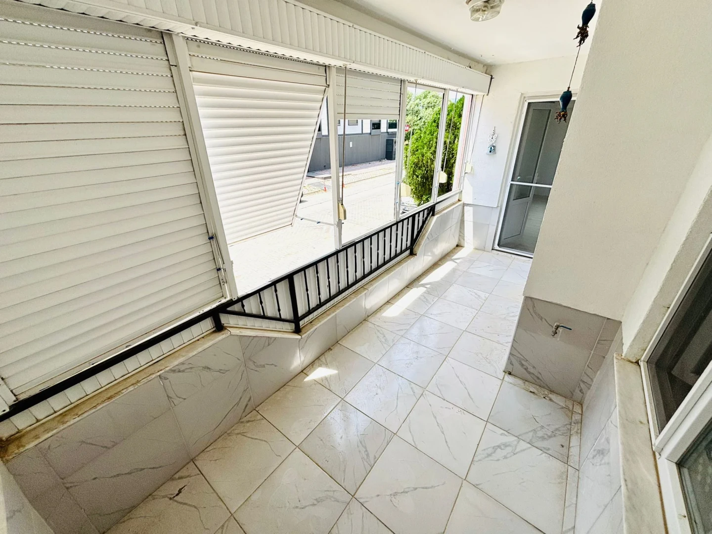 YÜKSELDEN ALTINKUMDA DENİZE 500 MT ÖN CEPHE ŞAHANE 3+1 DAİRE