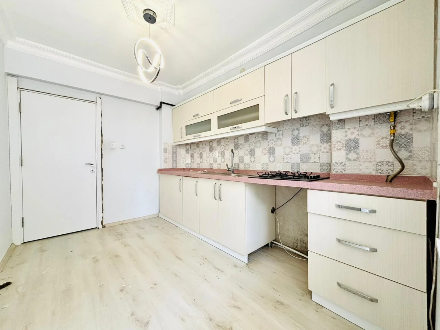 YÜKSELDEN ALTINKUMDA DENİZE 500 MT ÖN CEPHE ŞAHANE 3+1 DAİRE