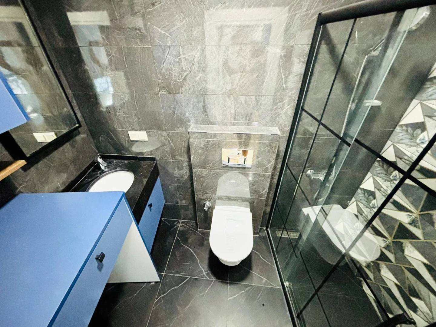 YÜKSELDEN İKİZÇAYDA ÖN CEPHE AYRI MUTFAK ULTRA LÜX 2+1 DAİRE