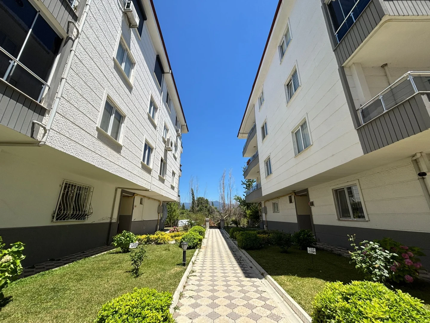 YETKİ YÜKSELDEN İKİZÇAYDA ÖZELTASARIM GENİŞ M2 SATILIK 1+1 DAİRE