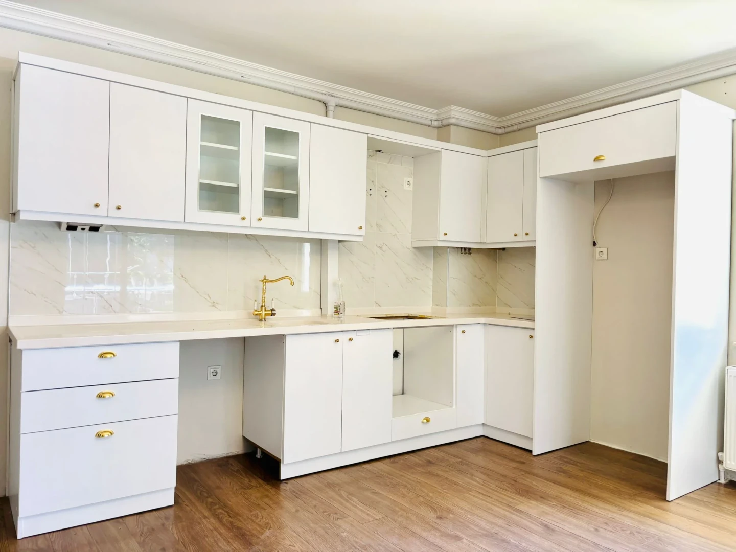 YETKİ YÜKSELDEN İKİZÇAYDA ÖZELTASARIM GENİŞ M2 SATILIK 1+1 DAİRE