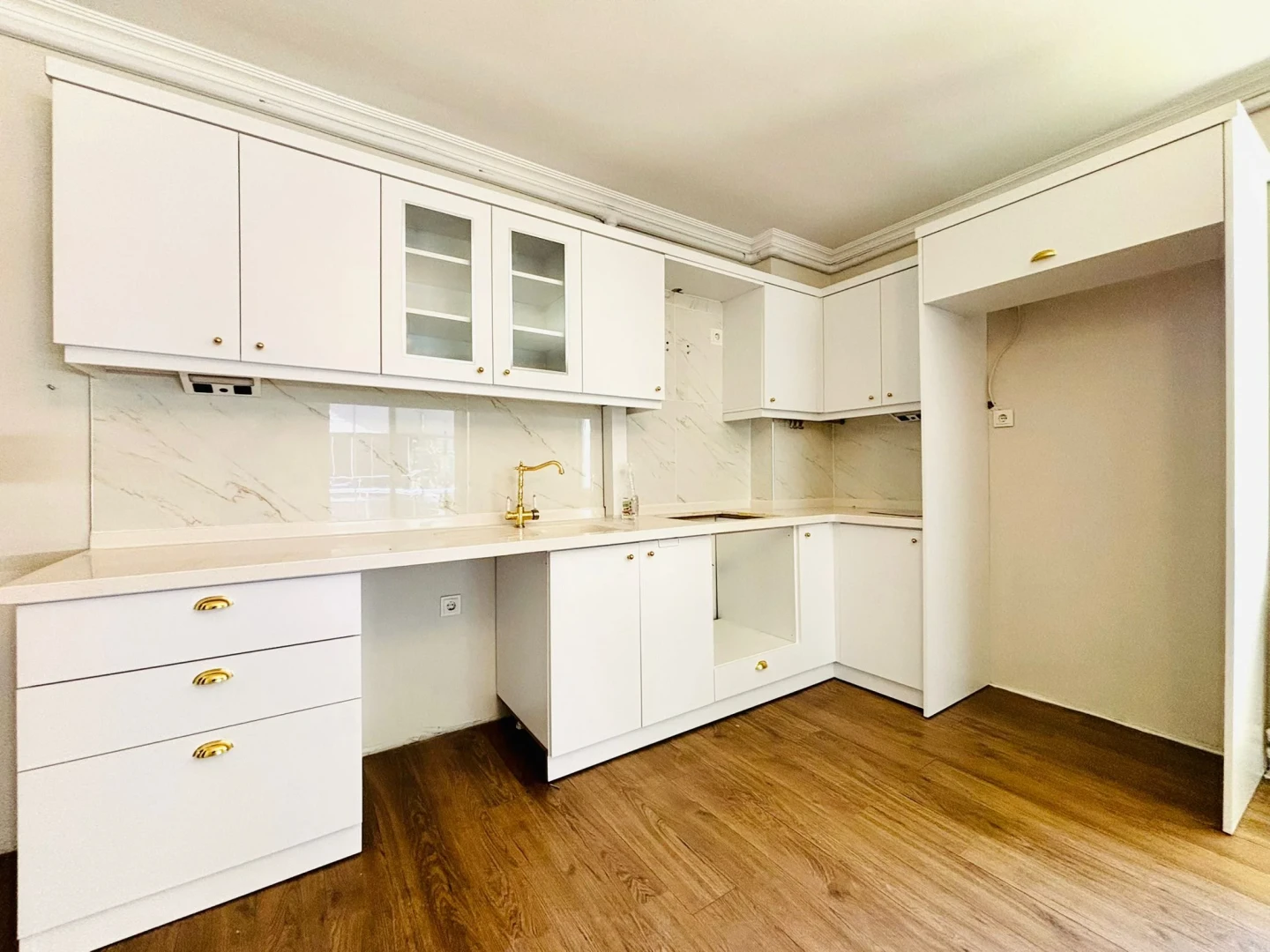 YETKİ YÜKSELDEN İKİZÇAYDA ÖZELTASARIM GENİŞ M2 SATILIK 1+1 DAİRE
