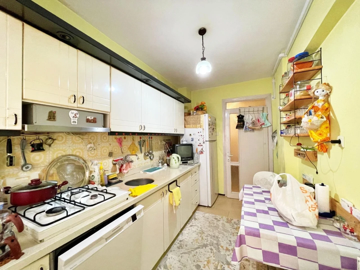 YÜKSELDEN AKÇAYDA DENİZE 50M FULL EŞYALI ÖNCEPHE ARAKAT 2+1DAİRE