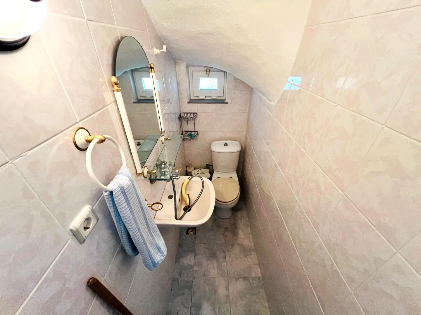 SAKLI CENNET!YÜKSELDEN GÜREDE HAVUZLU GENİŞ BAHÇE 3+1 KÖŞE VİLLA