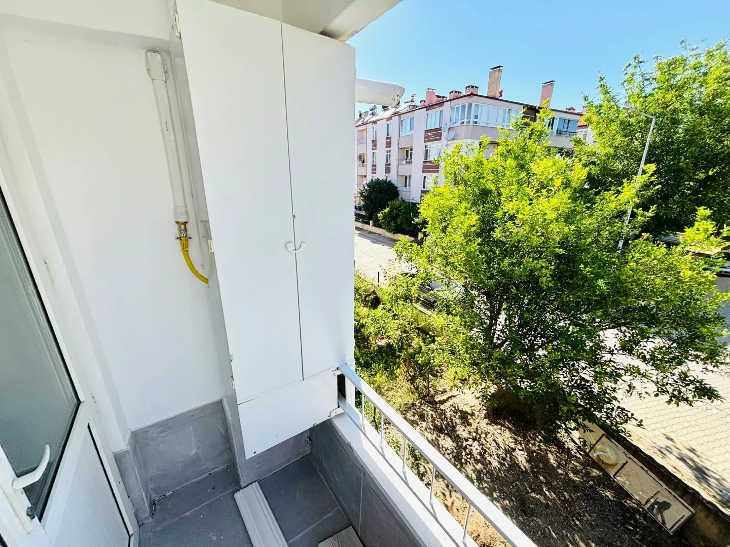 YÜKSELDEN İKİZÇAYDA ARA KAT ÖN CEPHE ULTRA LÜX SATILIK 3+1 DAİRE