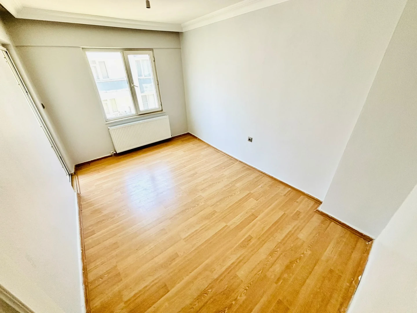 YÜKSELDEN İKİZÇAYDA ASANSÖRLÜ KOMBİLİ ARA KAT FIRSAT 3+1 DAİRE