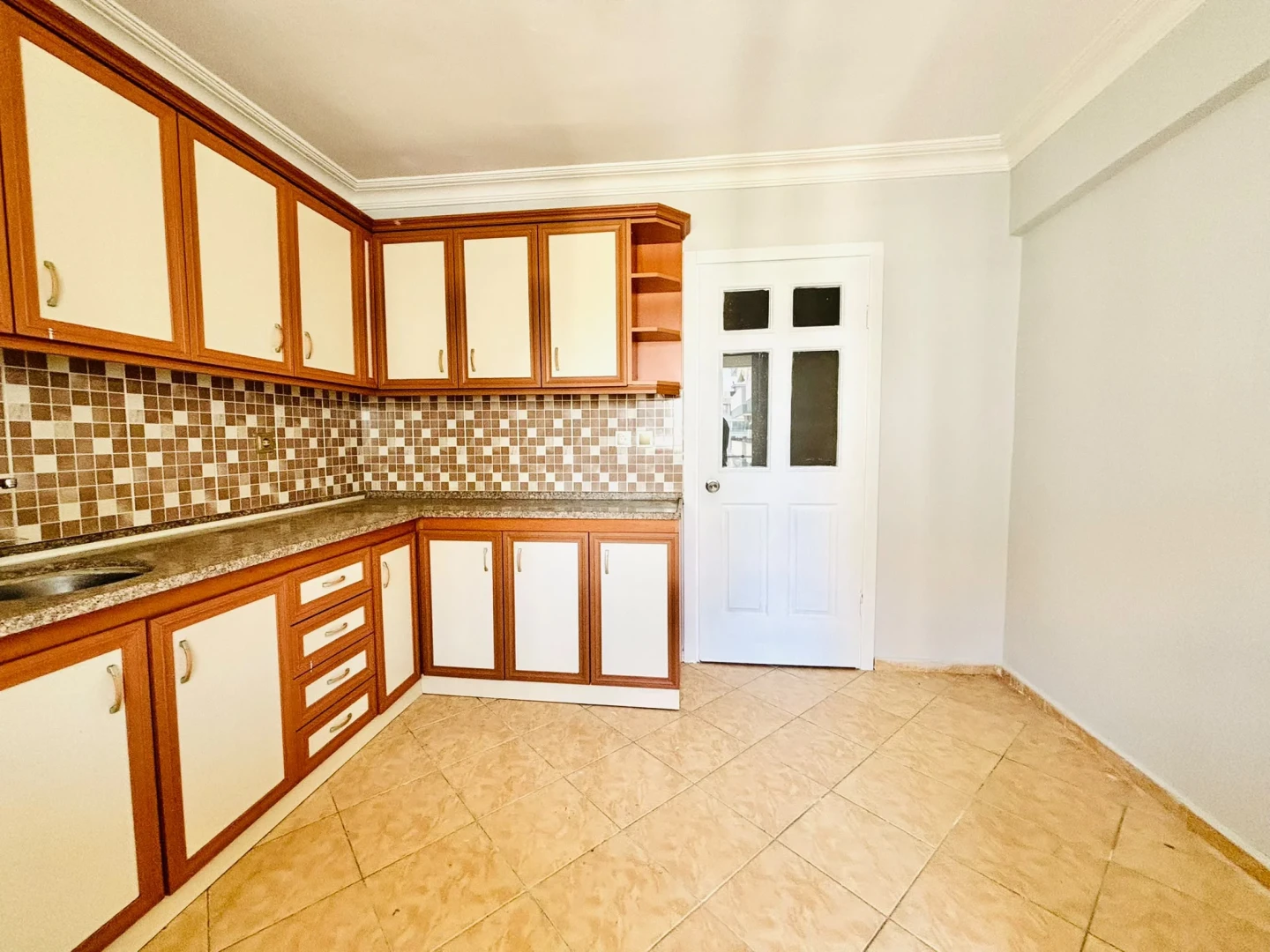 YÜKSELDEN İKİZÇAYDA ASANSÖRLÜ KOMBİLİ ARA KAT FIRSAT 3+1 DAİRE