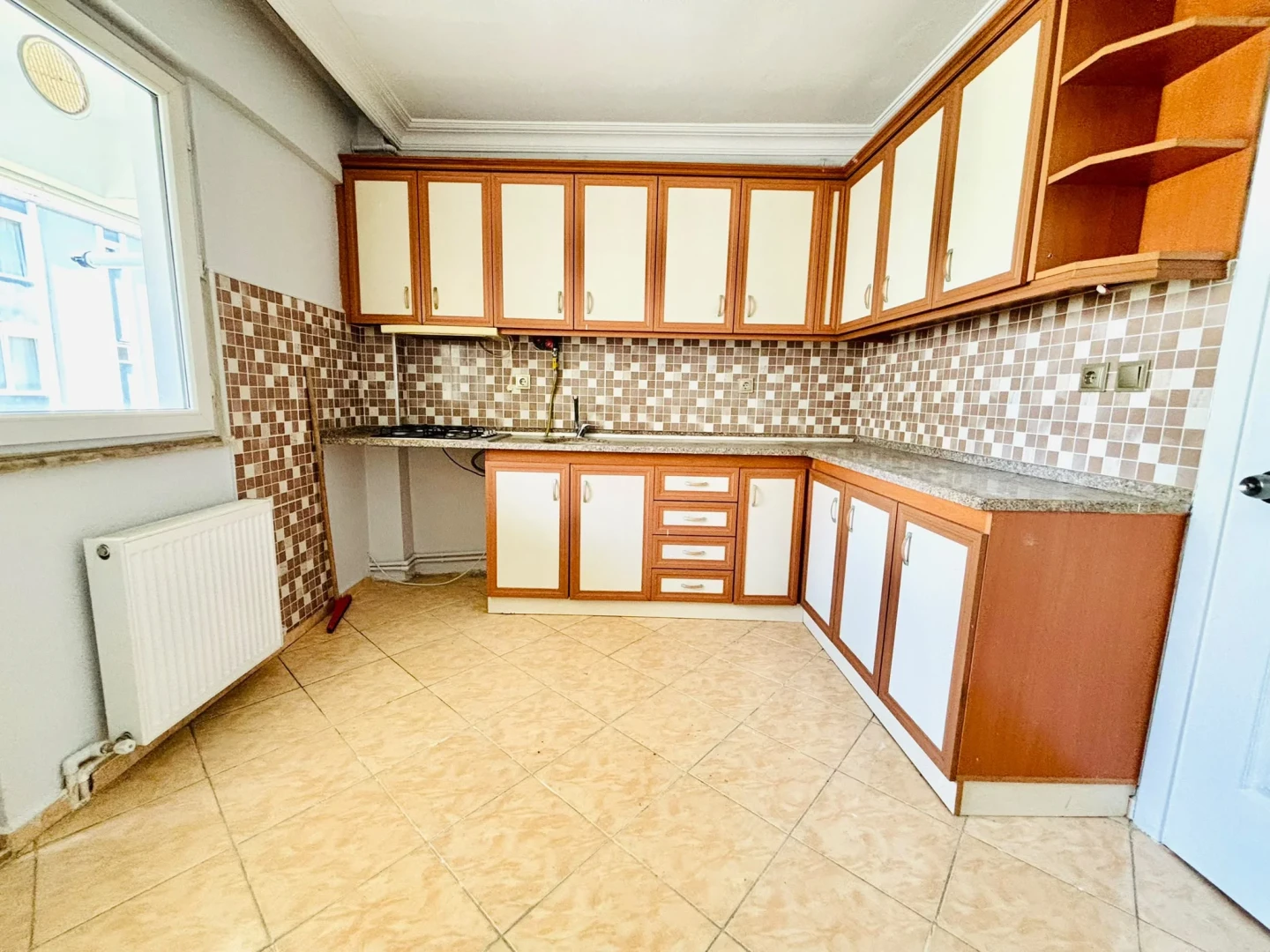 YÜKSELDEN İKİZÇAYDA ASANSÖRLÜ KOMBİLİ ARA KAT FIRSAT 3+1 DAİRE