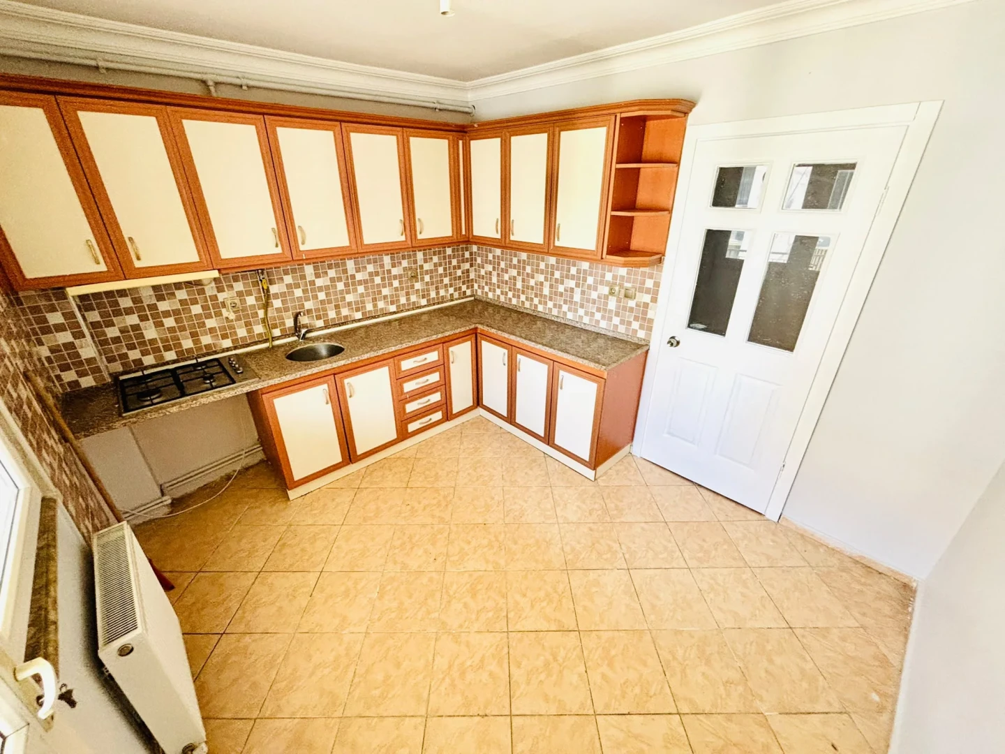 YÜKSELDEN İKİZÇAYDA ASANSÖRLÜ KOMBİLİ ARA KAT FIRSAT 3+1 DAİRE