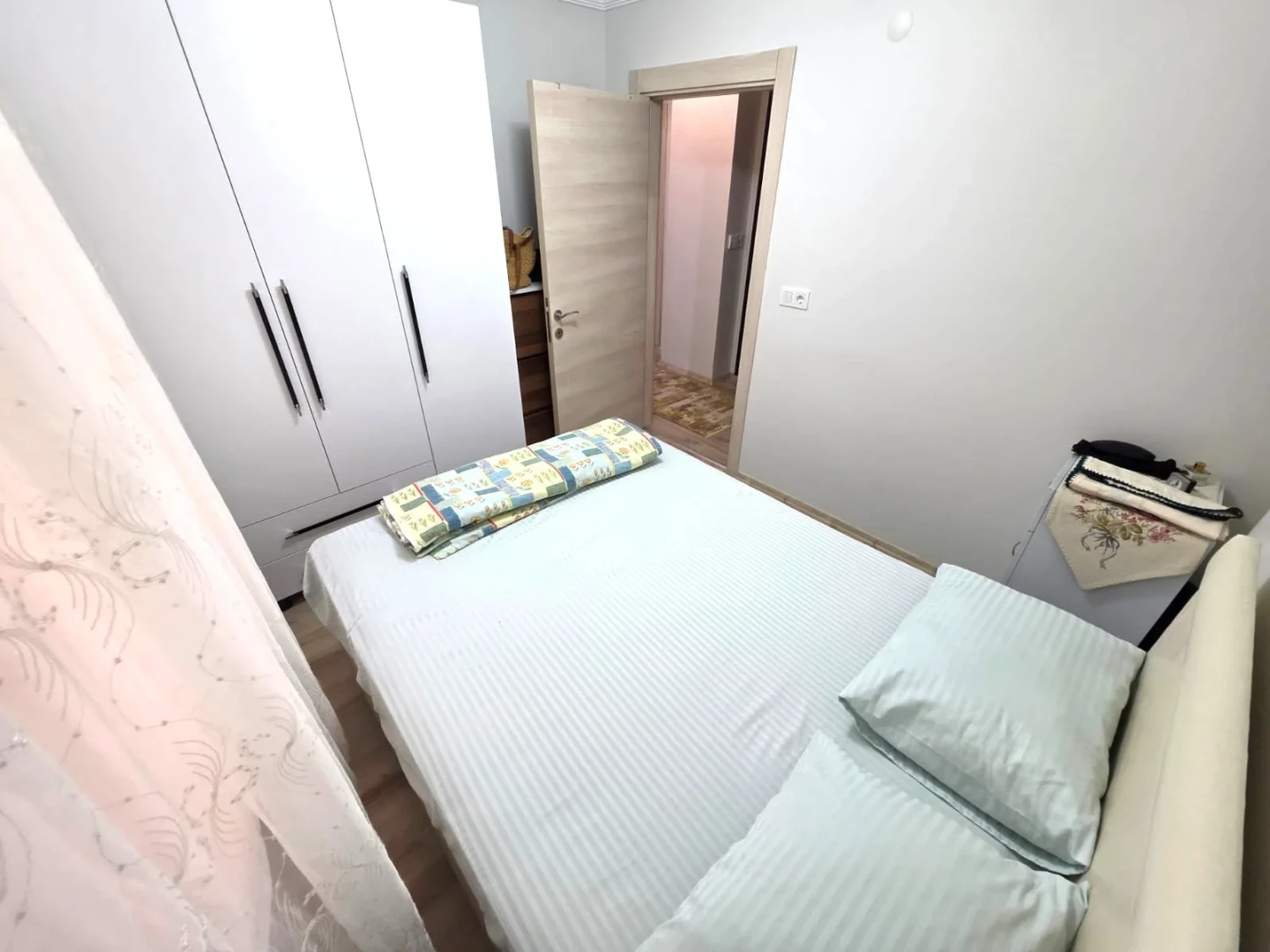 YÜKSELDEN ALTINKUMDA BAHÇE KULLANIMLI 7 YAŞINDA FIRSAT 2+1 DAİRE