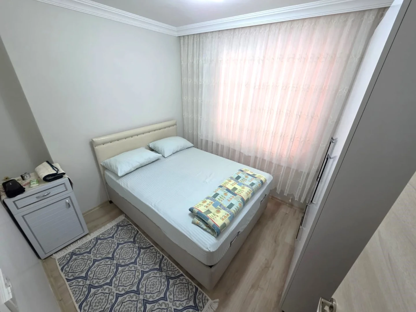 YÜKSELDEN ALTINKUMDA BAHÇE KULLANIMLI 7 YAŞINDA FIRSAT 2+1 DAİRE
