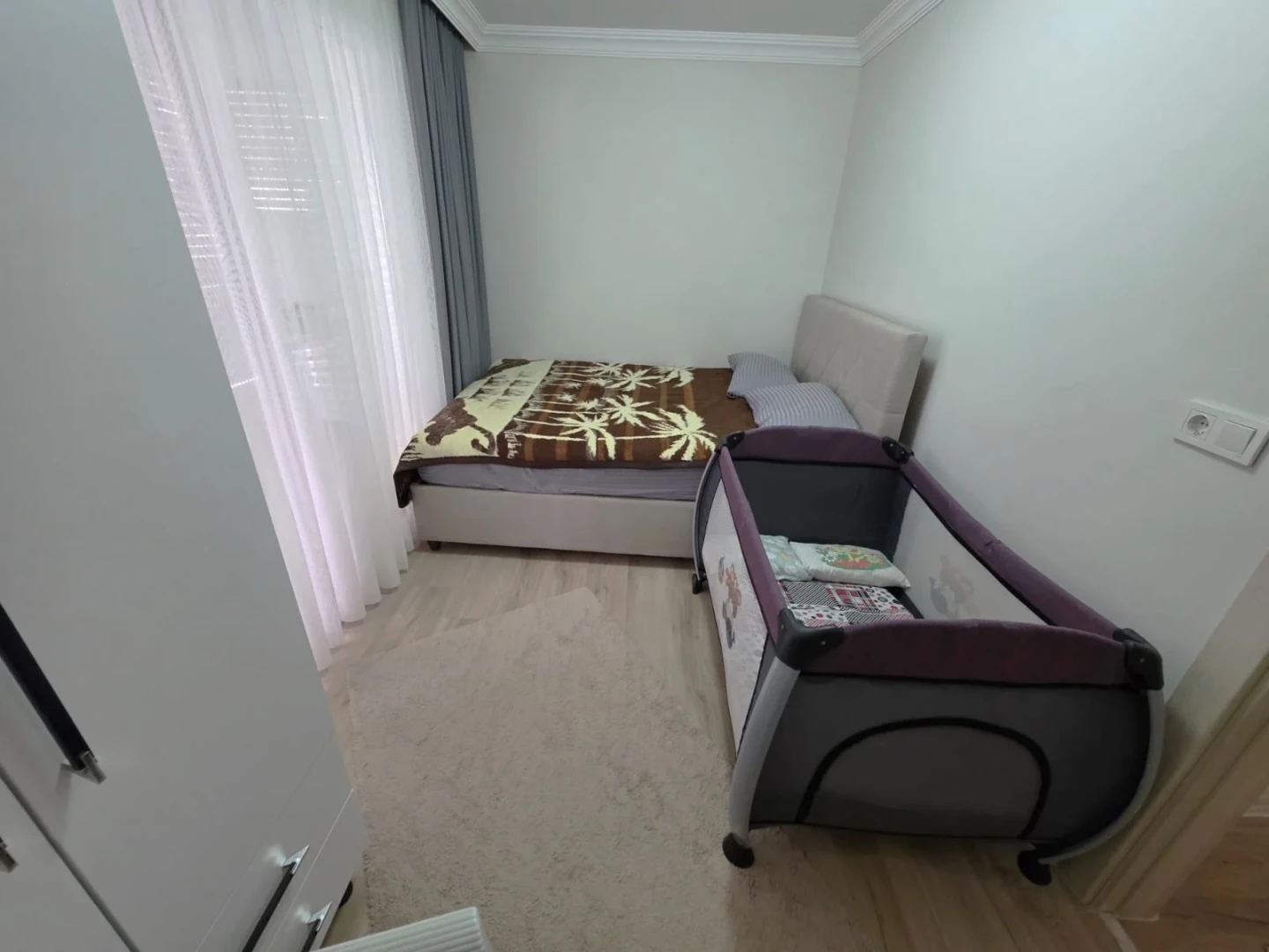 YÜKSELDEN ALTINKUMDA BAHÇE KULLANIMLI 7 YAŞINDA FIRSAT 2+1 DAİRE