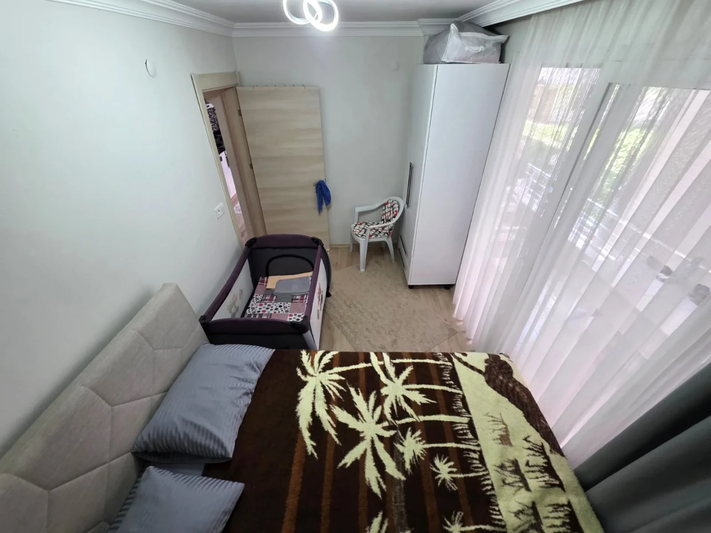 YÜKSELDEN ALTINKUMDA BAHÇE KULLANIMLI 7 YAŞINDA FIRSAT 2+1 DAİRE