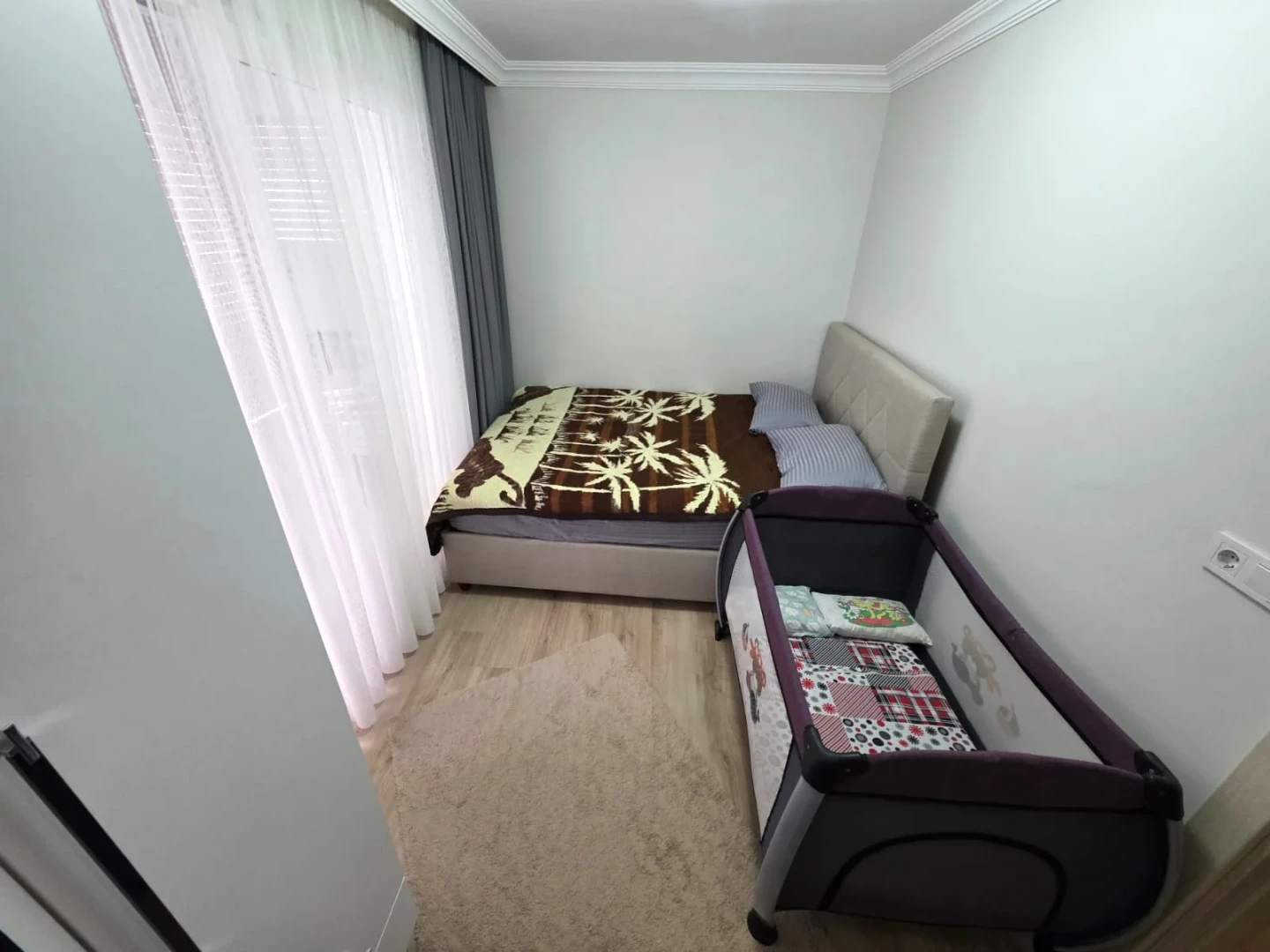YÜKSELDEN ALTINKUMDA BAHÇE KULLANIMLI 7 YAŞINDA FIRSAT 2+1 DAİRE