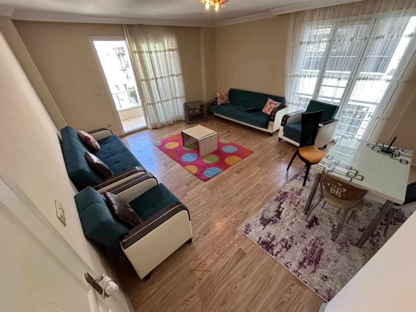 YÜKSEL'DEN ALTINKUM'DA EŞYALI ARAKAT BAKIMLI MASRAFSIZ 1+1 DAİRE