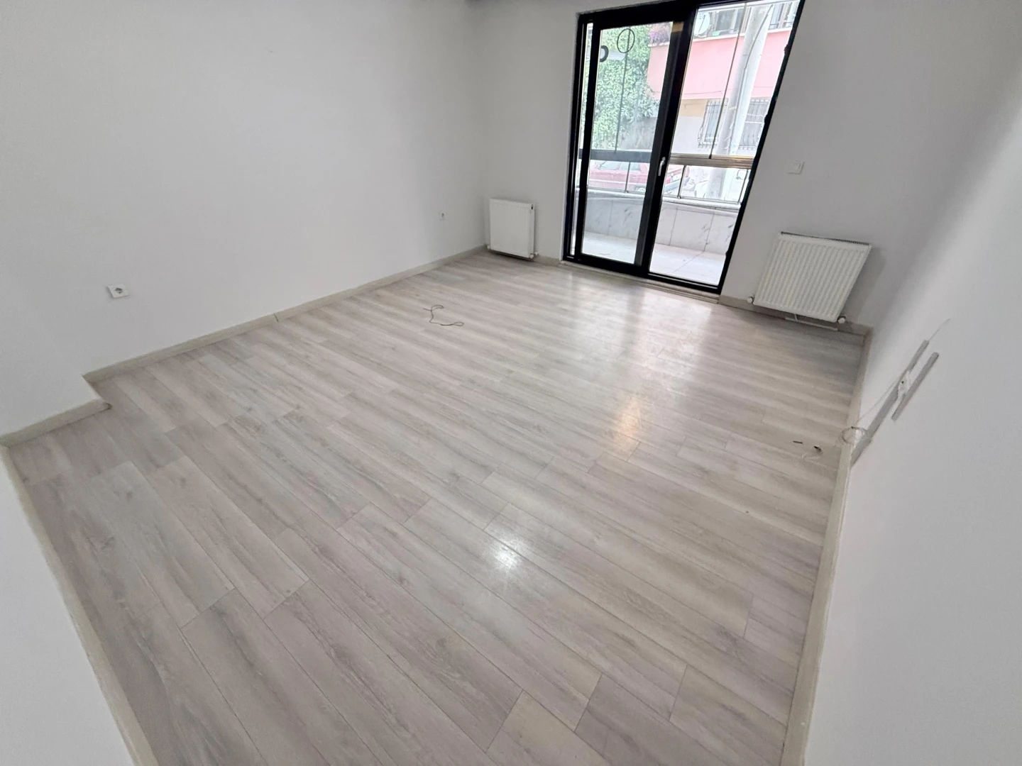 ツYÜKSEL'DEN EDREMİT'TE OTOPARKLI CAM BALKONLU GENÇ 2+1 DAİREツ