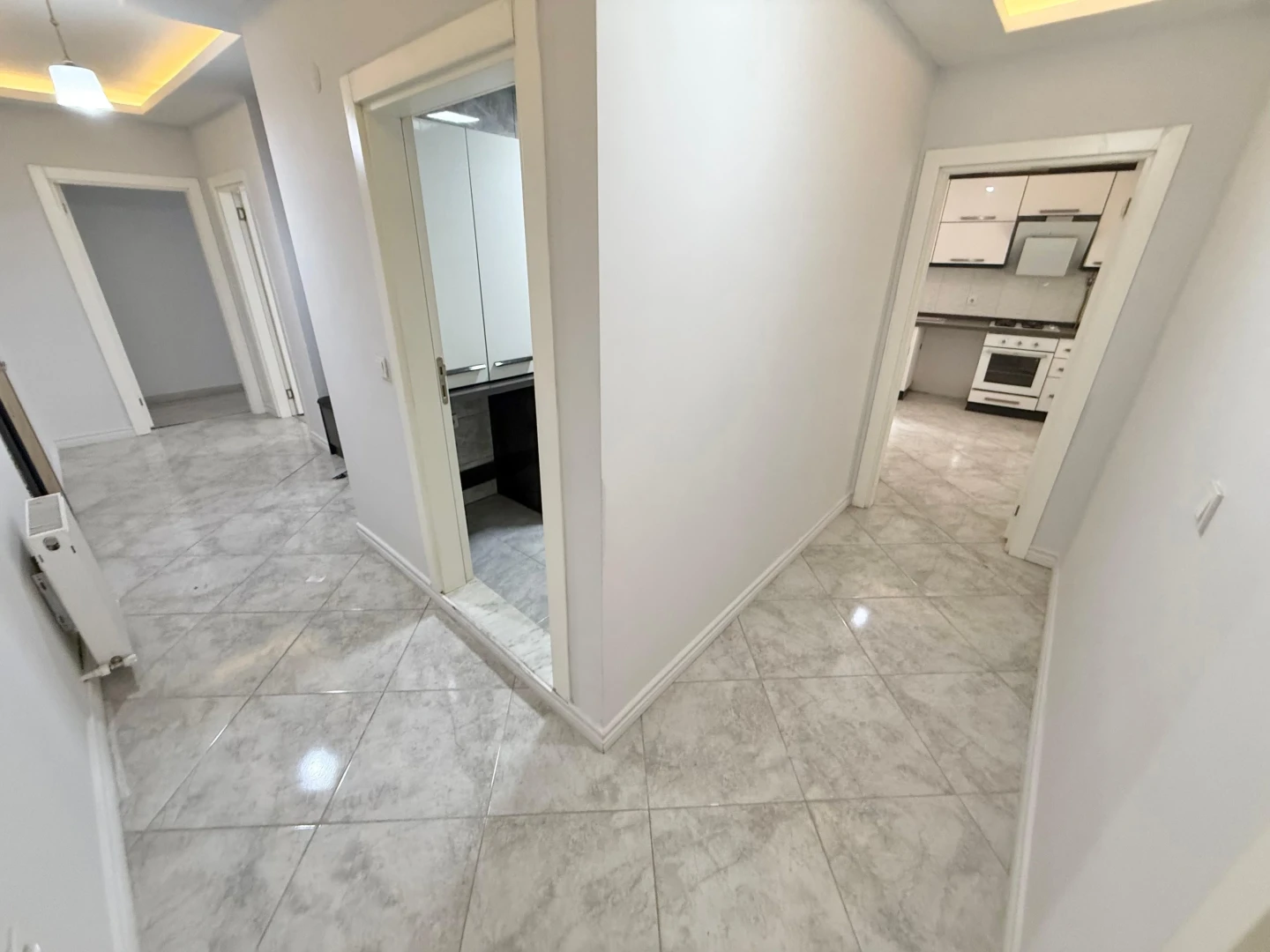 ツYÜKSEL'DEN EDREMİT'TE OTOPARKLI CAM BALKONLU GENÇ 2+1 DAİREツ