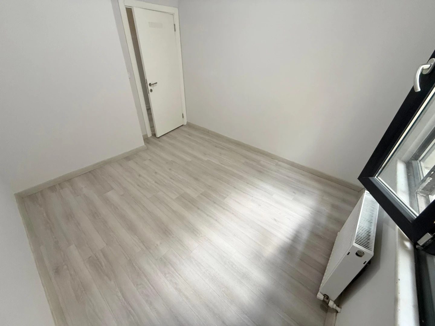 ツYÜKSEL'DEN EDREMİT'TE OTOPARKLI CAM BALKONLU GENÇ 2+1 DAİREツ