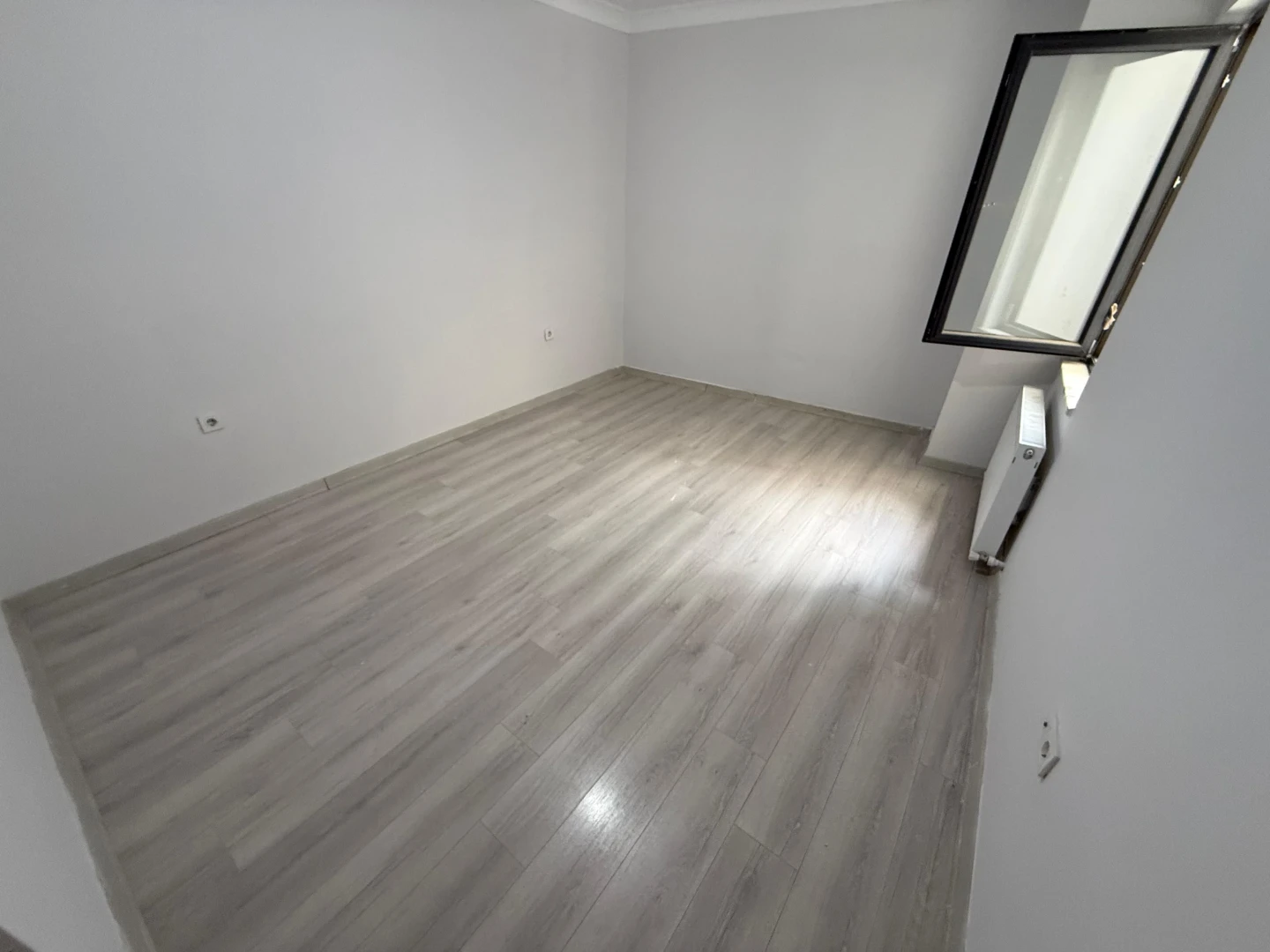 ツYÜKSEL'DEN EDREMİT'TE OTOPARKLI CAM BALKONLU GENÇ 2+1 DAİREツ
