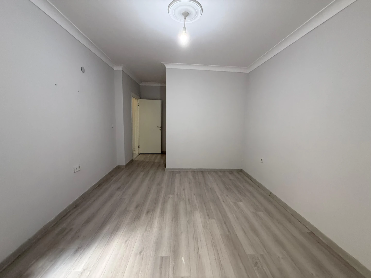 ツYÜKSEL'DEN EDREMİT'TE OTOPARKLI CAM BALKONLU GENÇ 2+1 DAİREツ