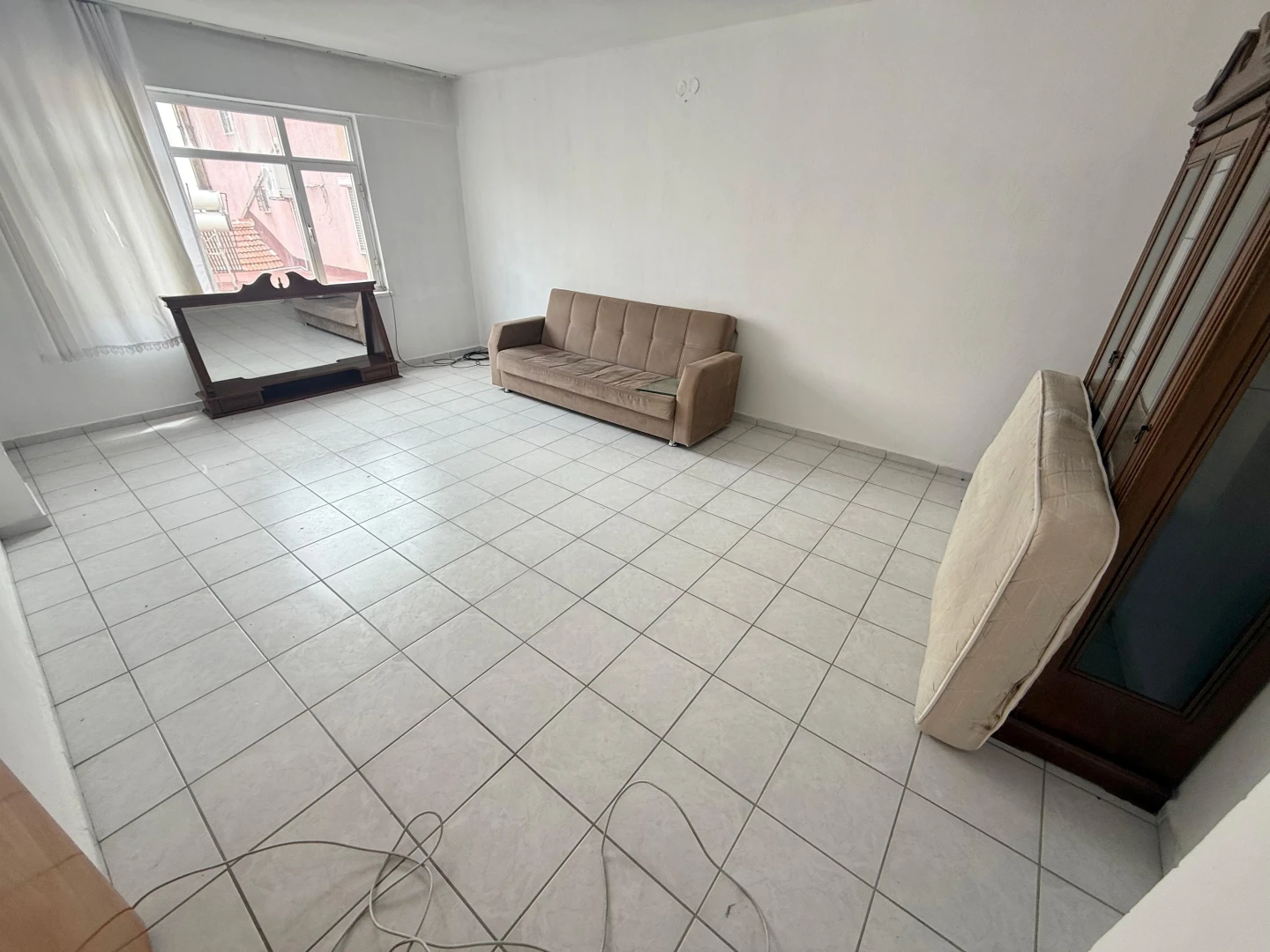 YÜKSEL'DEN EDREMİT'TE ÇİFT BALKONLU KELEPİR FIRSAT 2+1 DAİRE
