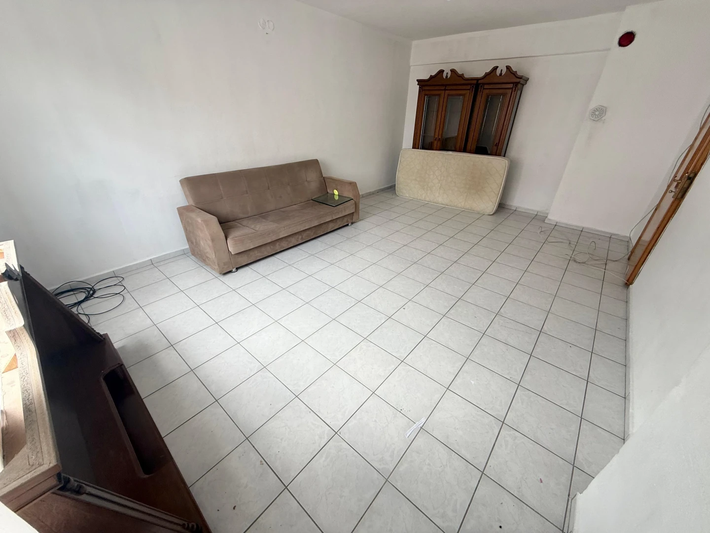 YÜKSEL'DEN EDREMİT'TE ÇİFT BALKONLU KELEPİR FIRSAT 2+1 DAİRE