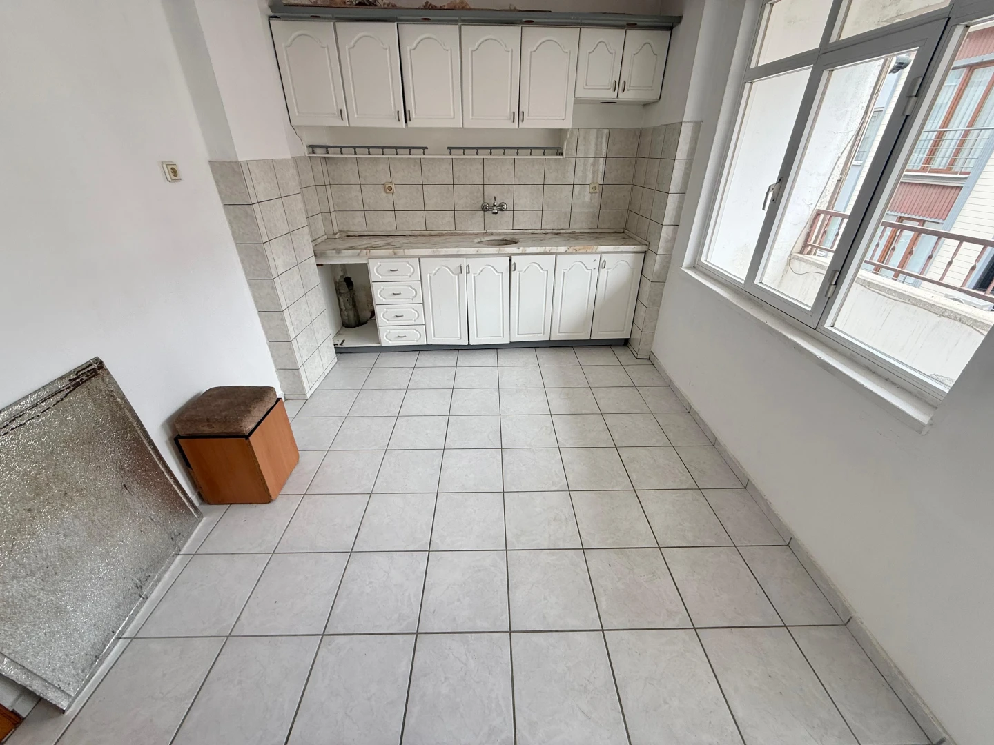 YÜKSEL'DEN EDREMİT'TE ÇİFT BALKONLU KELEPİR FIRSAT 2+1 DAİRE