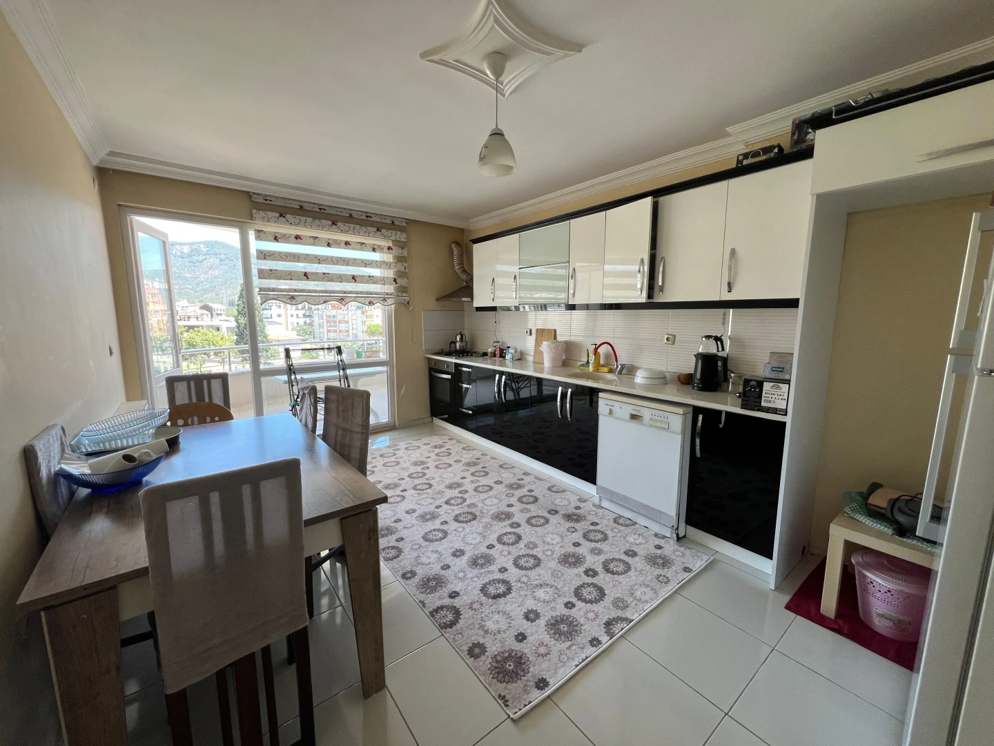 ツYÜKSEL'DEN KADIKÖY MERKEZİ KONUMDA 3+1 FIRSAT ARAKAT DAİRE ツ