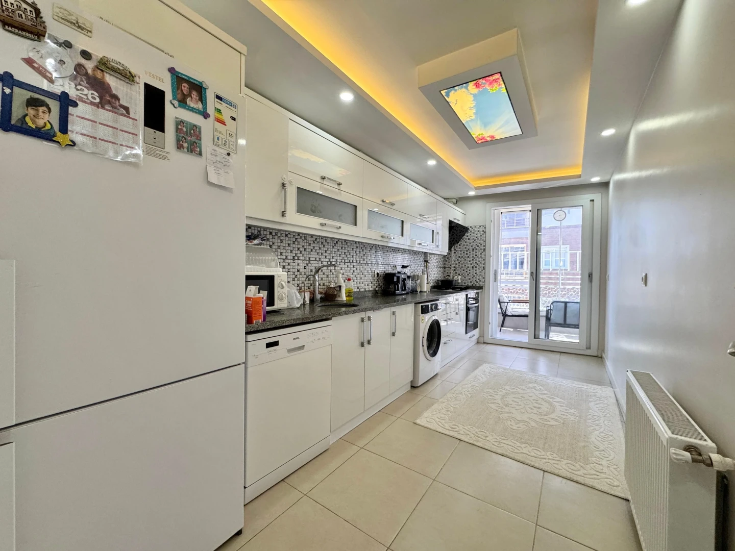 ツYÜKSEL'DEN EDREMİT'TE KAPALI OTOPARKLI CAM BALKONLU 3+1 DAİREツ
