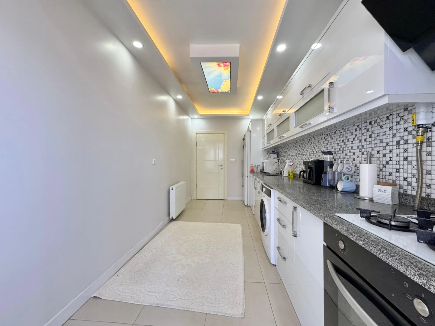 ツYÜKSEL'DEN EDREMİT'TE KAPALI OTOPARKLI CAM BALKONLU 3+1 DAİREツ