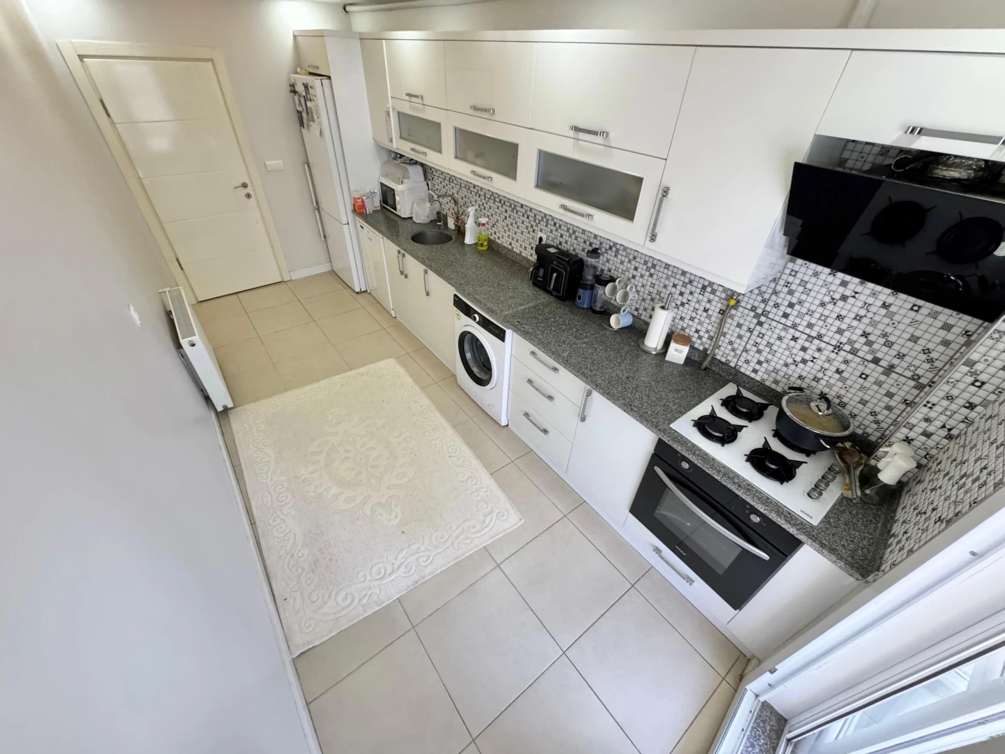 ツYÜKSEL'DEN EDREMİT'TE KAPALI OTOPARKLI CAM BALKONLU 3+1 DAİREツ
