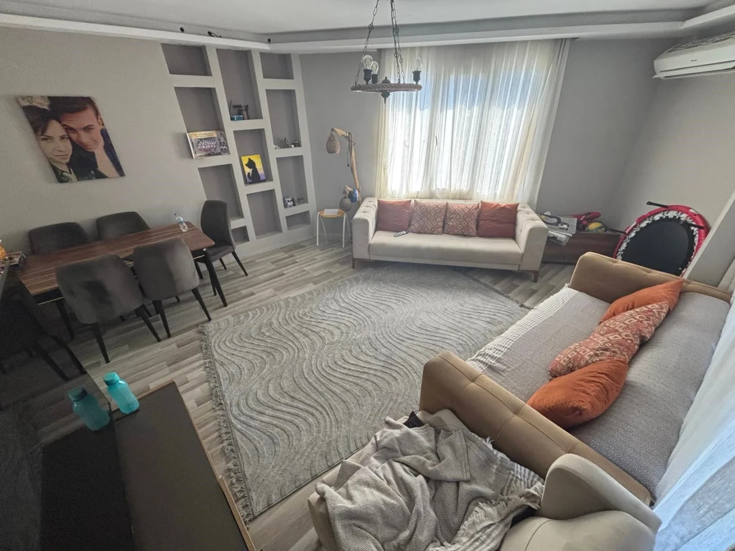 YÜKSELDEN İKİZÇAY'DA AYRI MUTFAKLI ÖNCEPHE CAM BALKONLU 2+1DAİRE