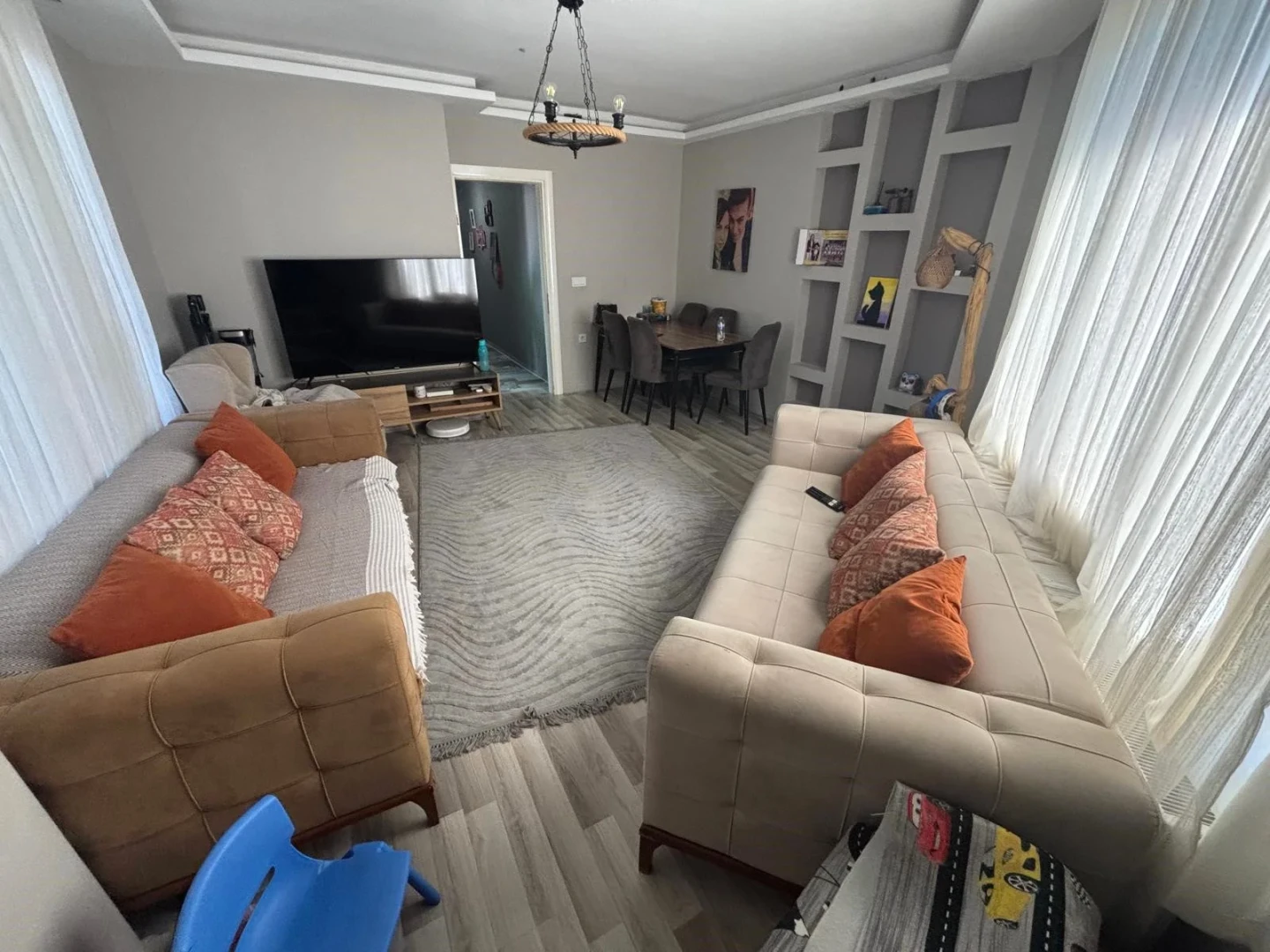 YÜKSELDEN İKİZÇAY'DA AYRI MUTFAKLI ÖNCEPHE CAM BALKONLU 2+1DAİRE