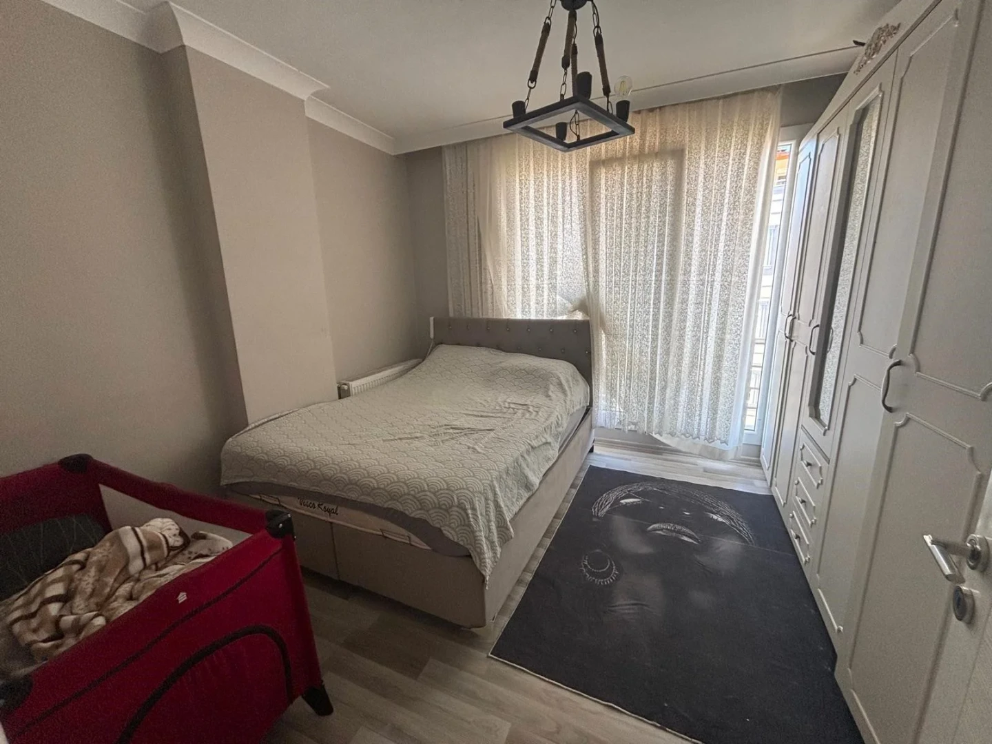 YÜKSELDEN İKİZÇAY'DA AYRI MUTFAKLI ÖNCEPHE CAM BALKONLU 2+1DAİRE