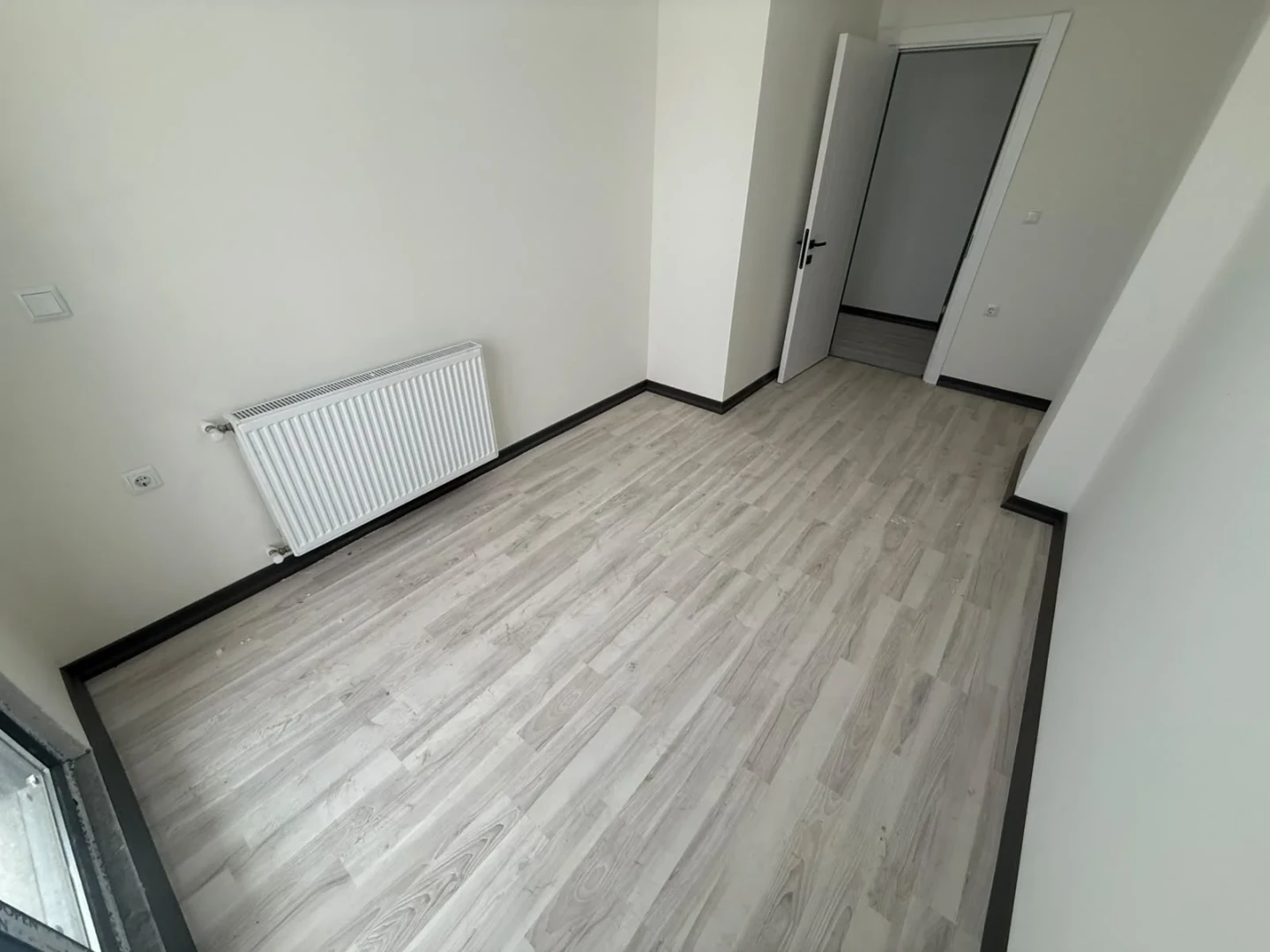 YÜKSEL'DEN EDREMİT'TE GENİŞ TERASLI 2+1 SIFIR DUBLEKS FIRSATI
