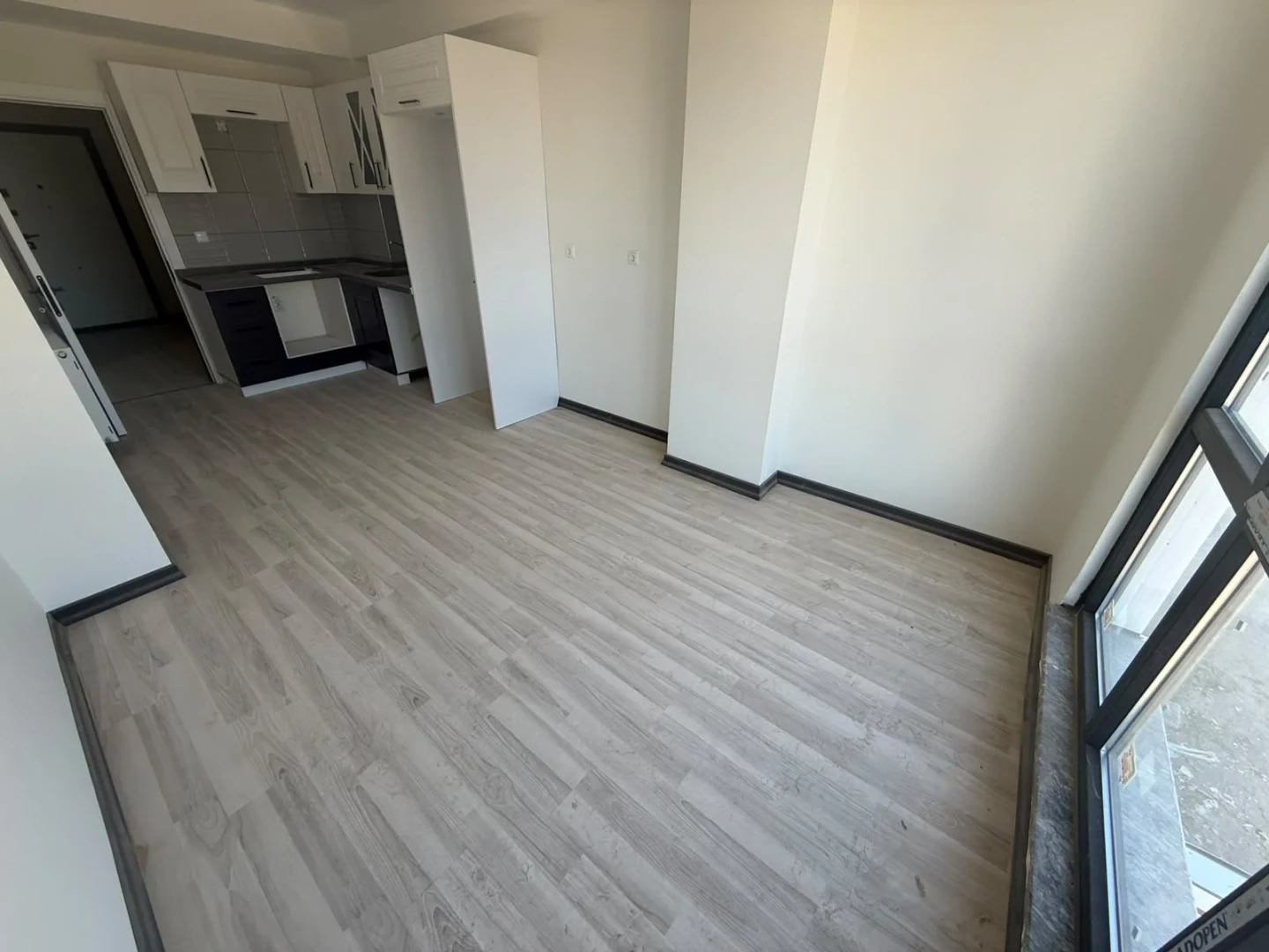 YÜKSEL'DEN EDREMİT'TE ÖNCEPHE GENİŞ TERASLI 2+1 DUBLEKS FIRSATI