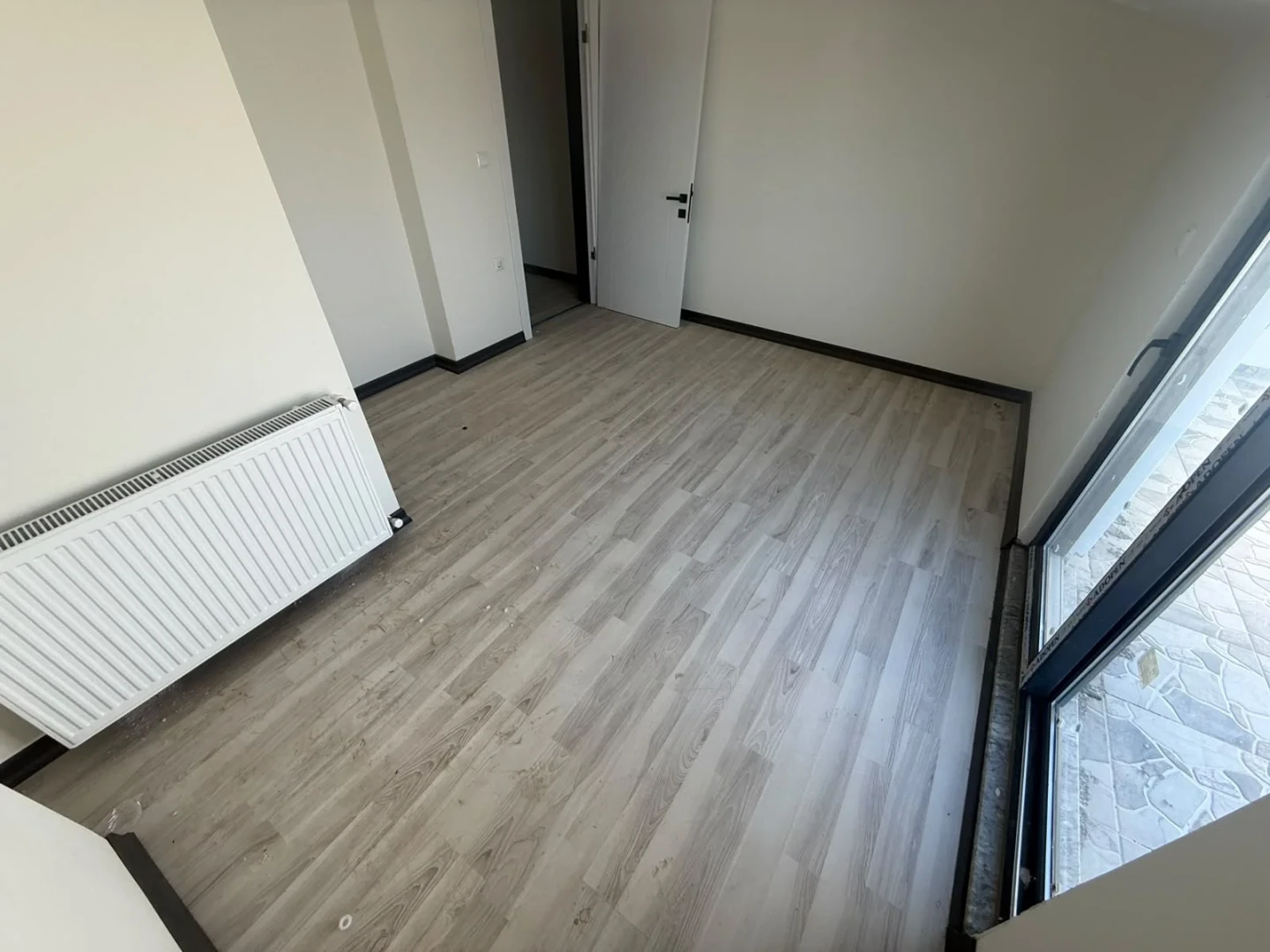 YÜKSEL'DEN EDREMİT'TE ÖNCEPHE GENİŞ TERASLI 2+1 DUBLEKS FIRSATI