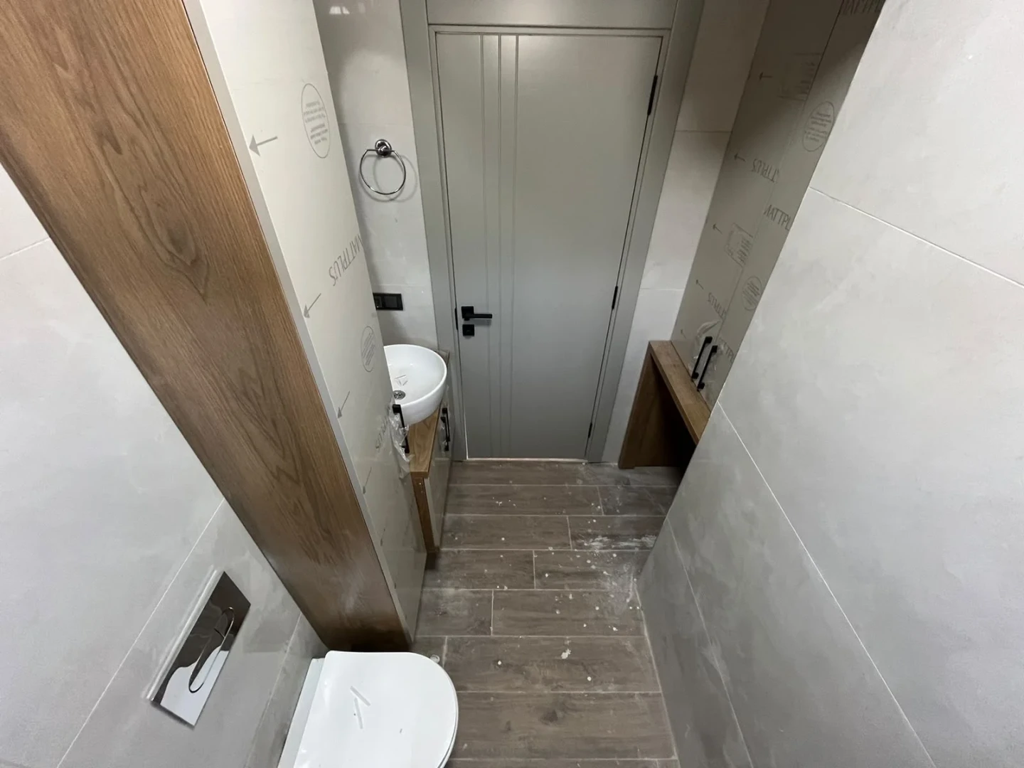 YÜKSELDEN AKÇAY MERKEZDE DENİZE 300MT YERDEN ISITMALI 2+1 DAİRE